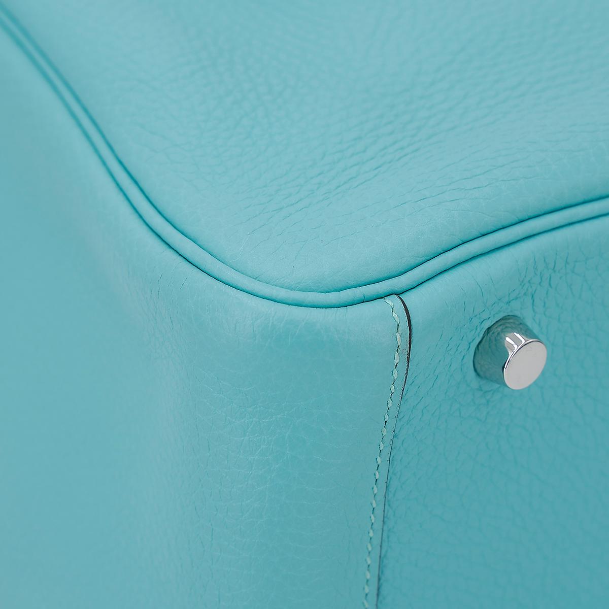 HERMÈS Lindy 30 shoulder bag in Bleu du Nord Clemence leather with Palladium hardware - 11