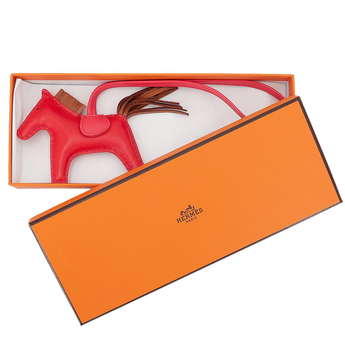 HERMÈS Rodeo PM charm in Rouge Indien, Gold and Bougainvillea Agneau leather - 7