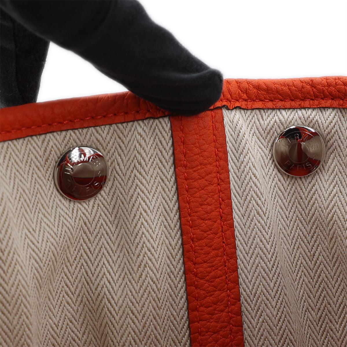 HERMÈS Garden Party 30 handbag in Capucine Negonda leather with Palladium hardware - 17
