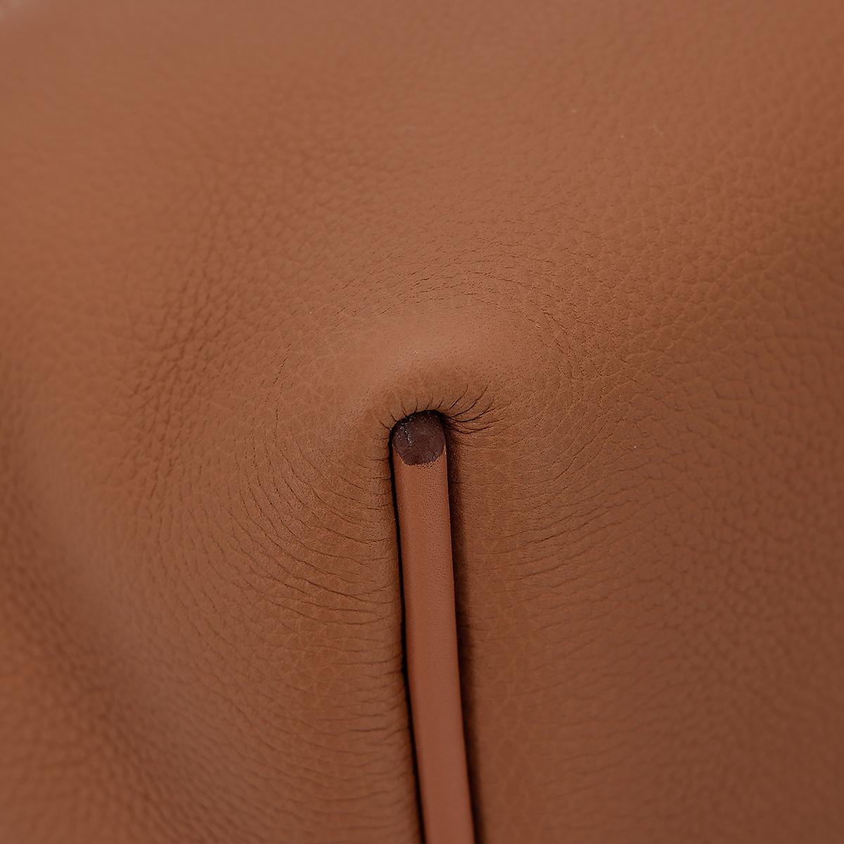 HERMÈS 24/24 - 29 handbag in Gold Togo leather and Swift leather with Gold hardware - 10