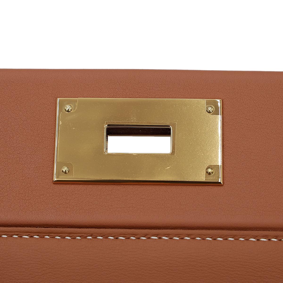 HERMÈS 24/24 - 29 handbag in Gold Togo leather and Swift leather with Gold hardware - 13