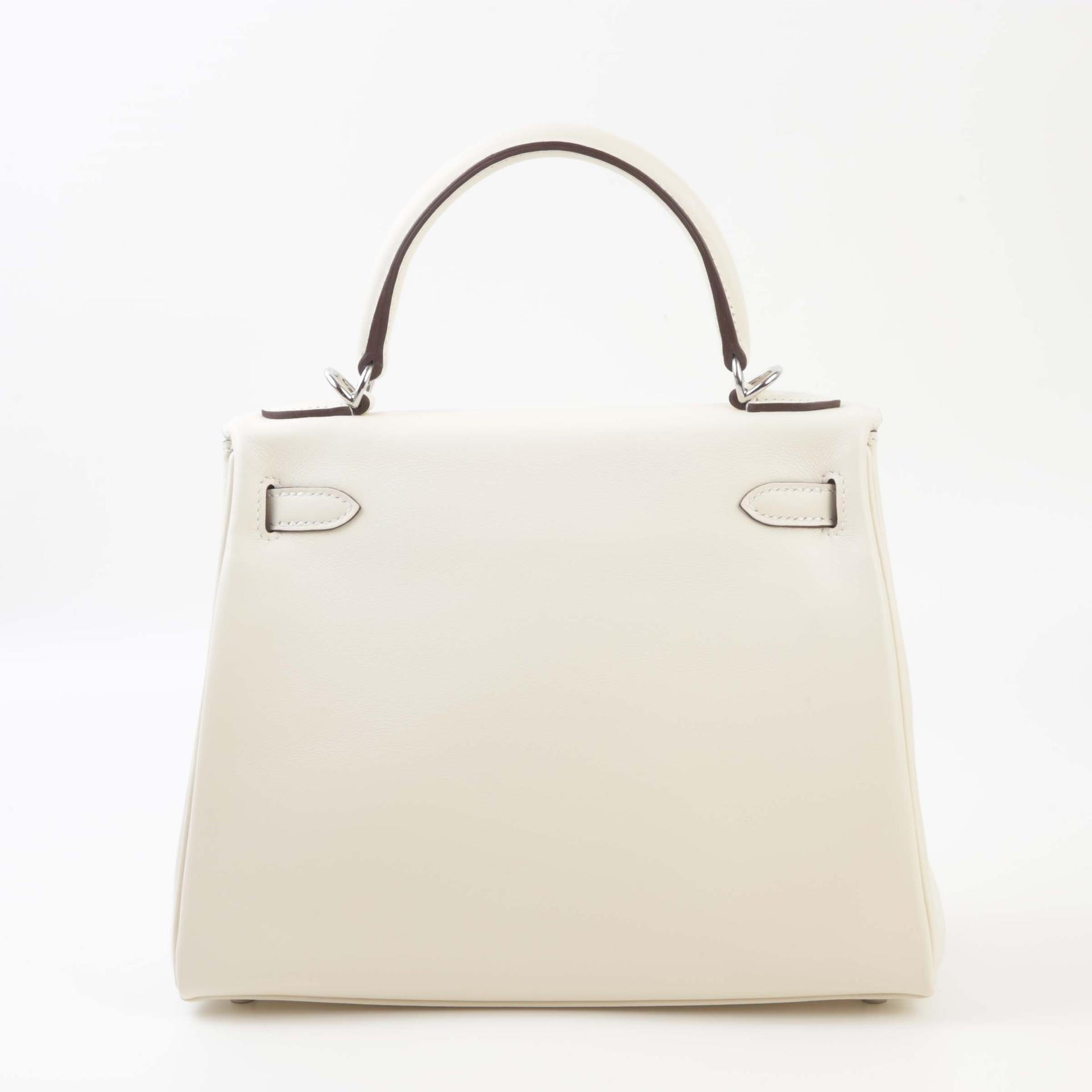 Unused ( Rank NS ) HERMÈS Limited Edition Kelly 25 In & out Nata (I2) Swift Palladium hardware Z (2021) - 2