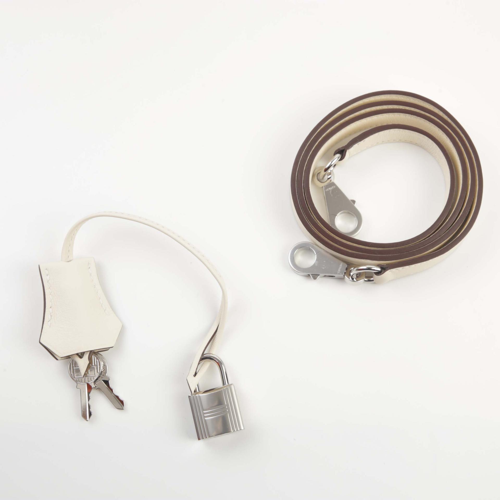 Unused ( Rank NS ) HERMÈS Limited Edition Kelly 25 In & out Nata (I2) Swift Palladium hardware Z (2021) - 13