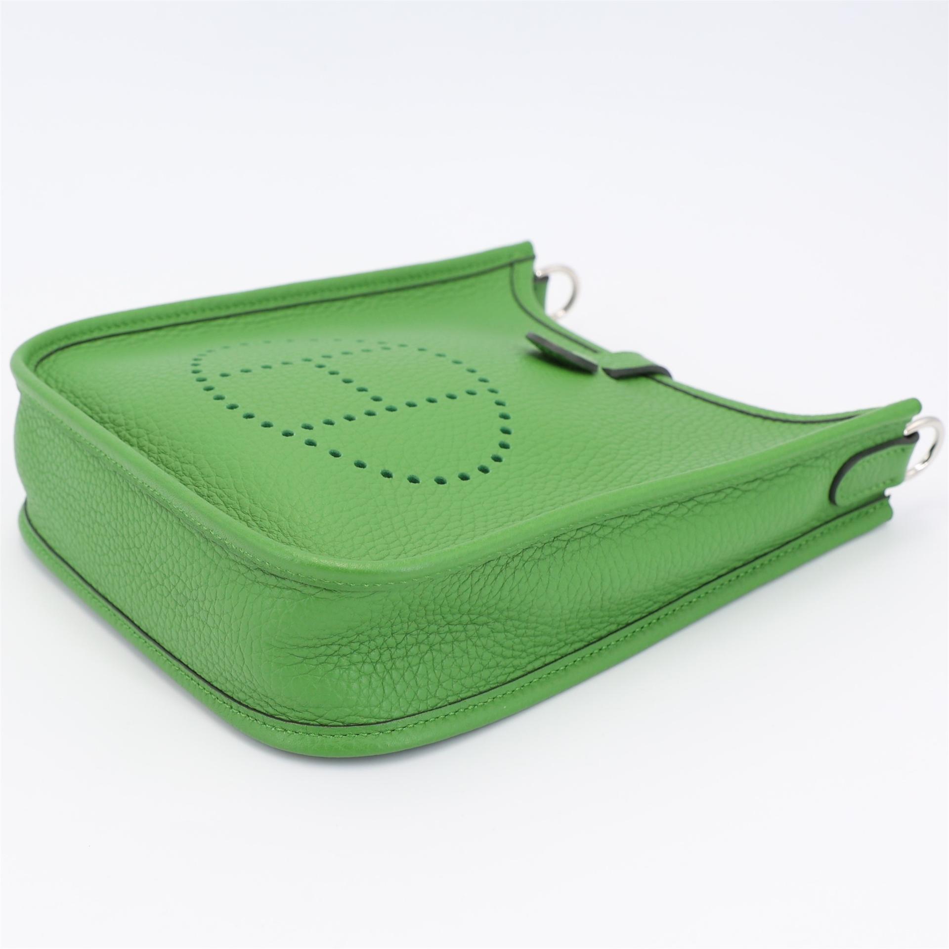 Unused ( Rank NS ) HERMÈS Mini Evelyne 16 Amazone Vert Yucca (A8) Clemence Palladium hardware B (2023) - 4