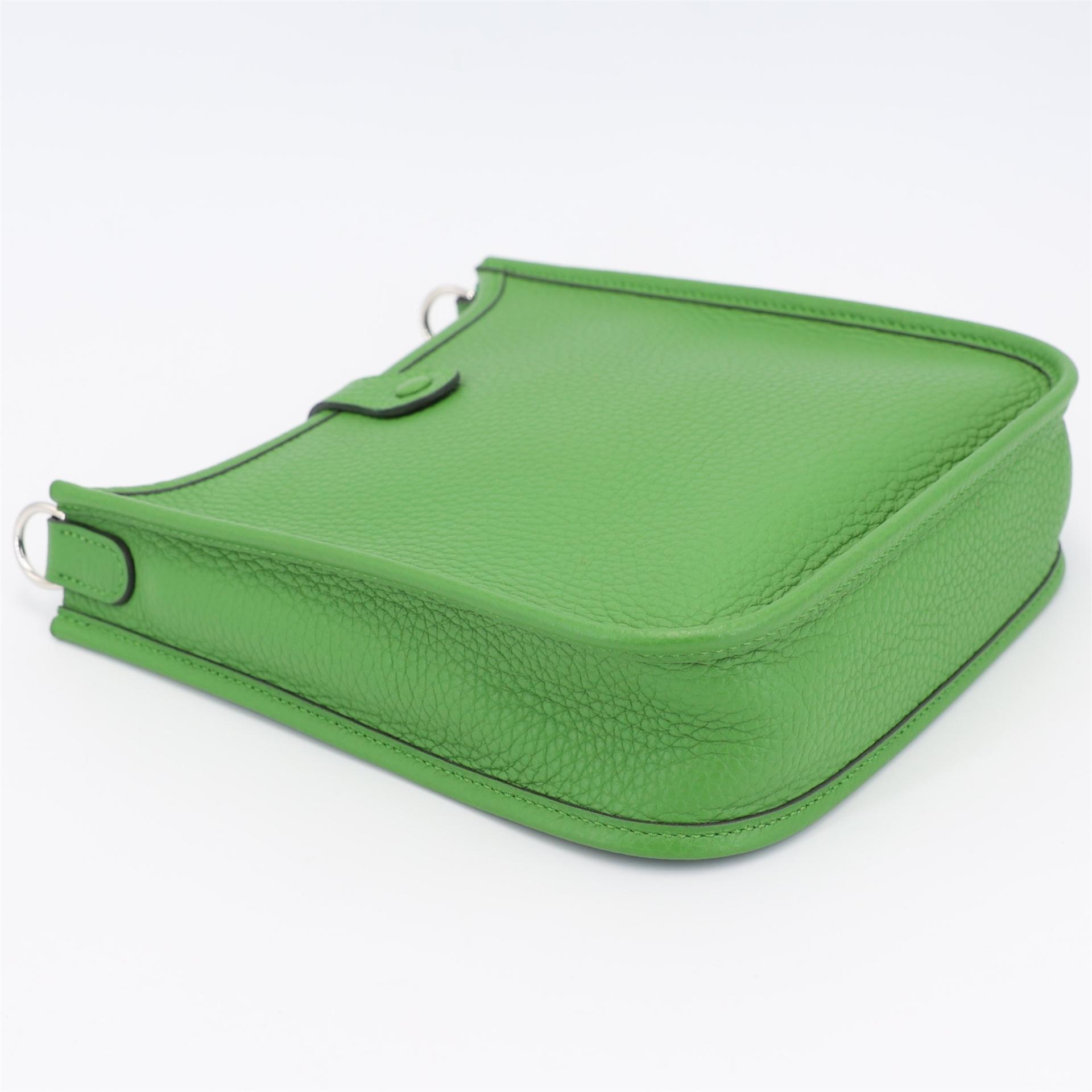 Unused ( Rank NS ) HERMÈS Mini Evelyne 16 Amazone Vert Yucca (A8) Clemence Palladium hardware B (2023) - 5