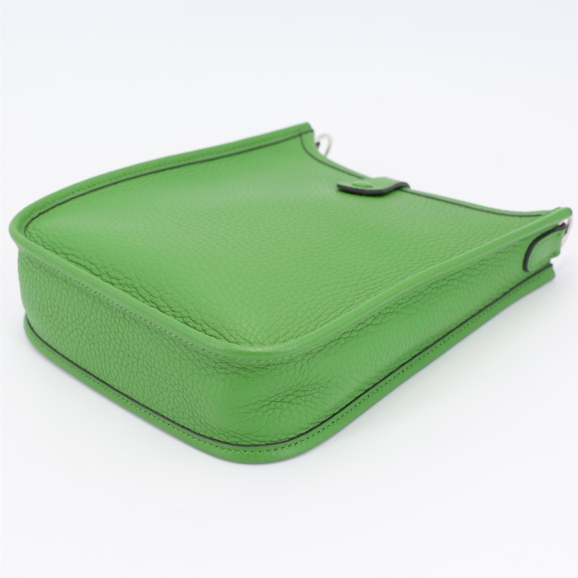 Unused ( Rank NS ) HERMÈS Mini Evelyne 16 Amazone Vert Yucca (A8) Clemence Palladium hardware B (2023) - 6