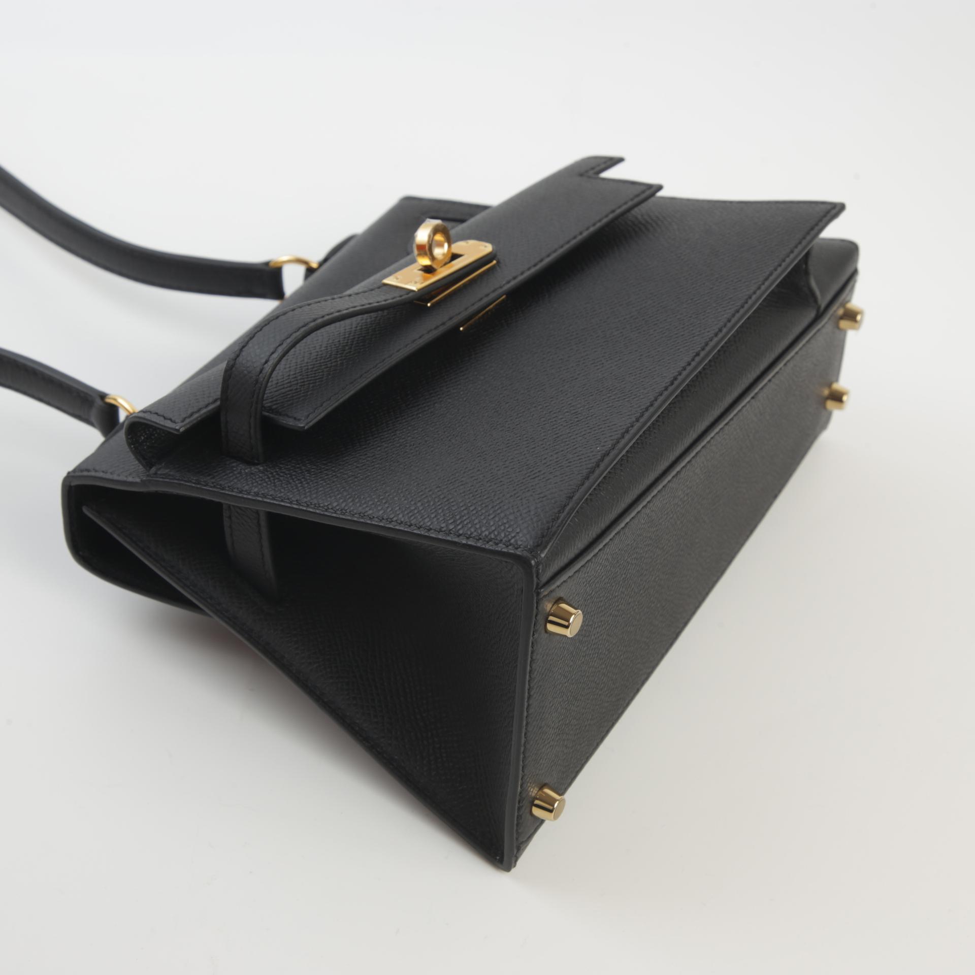 Unused ( Rank NS ) HERMÈS Limited Edition Kelly 20 en Desordre Black (89) Epsom Gold hardware B (2023) - 4
