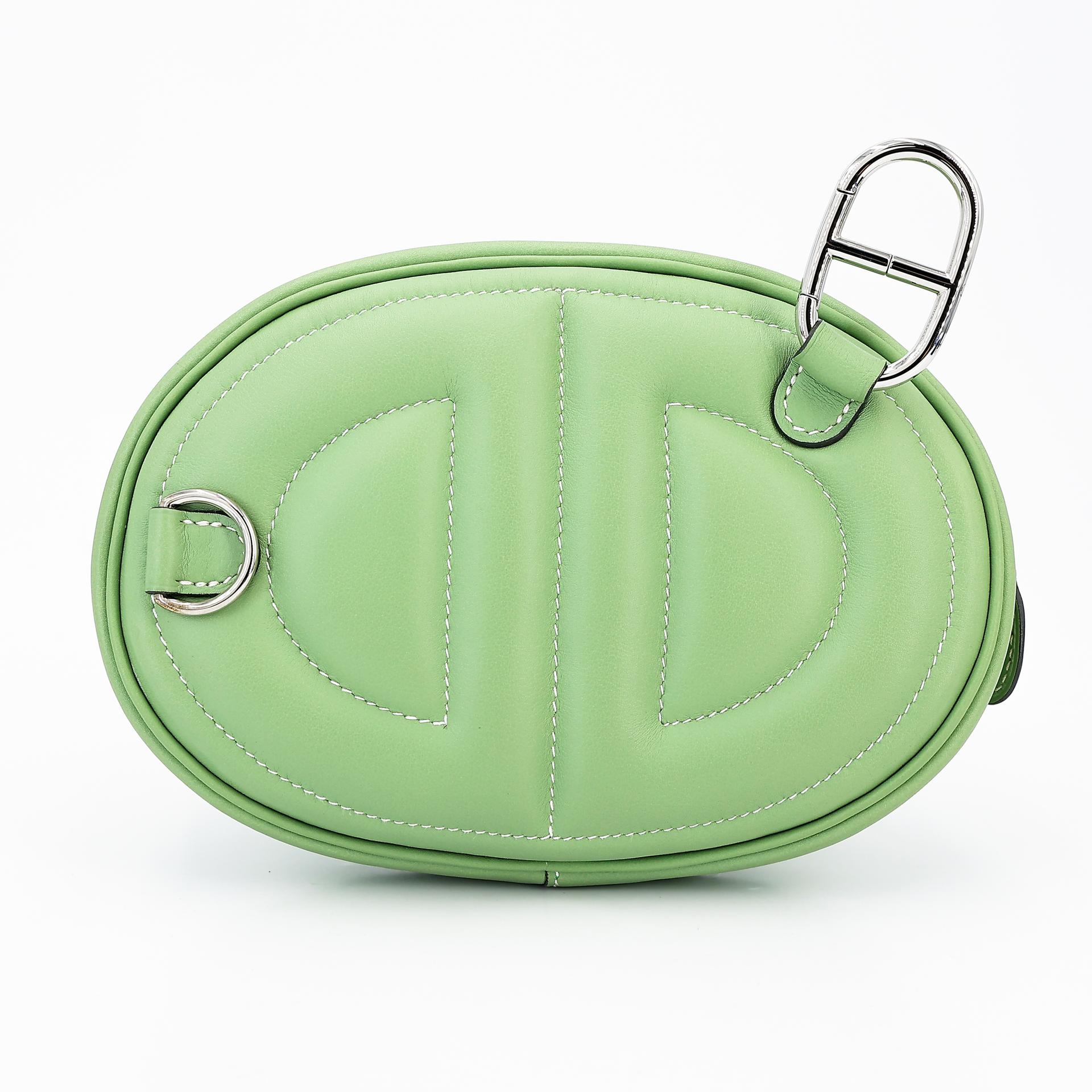 Very Good ( Rank A) HERMÈS In-The-Loop belt bag Verso Bamboo (1K) Vert Criquet (3I) Swift Palladium hardware Y (2020) - 2