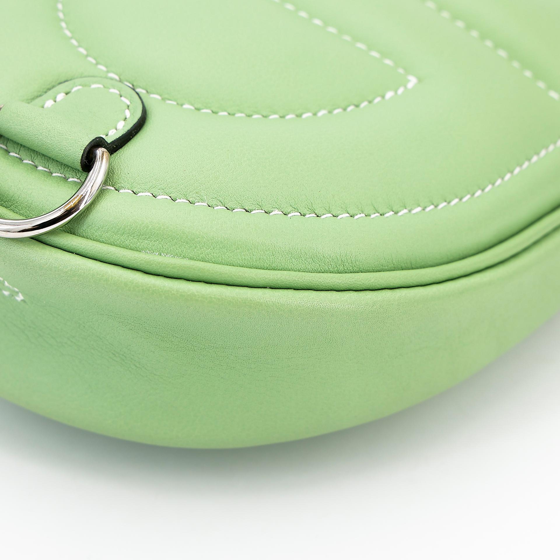 Very Good ( Rank A) HERMÈS In-The-Loop belt bag Verso Bamboo (1K) Vert Criquet (3I) Swift Palladium hardware Y (2020) - 8