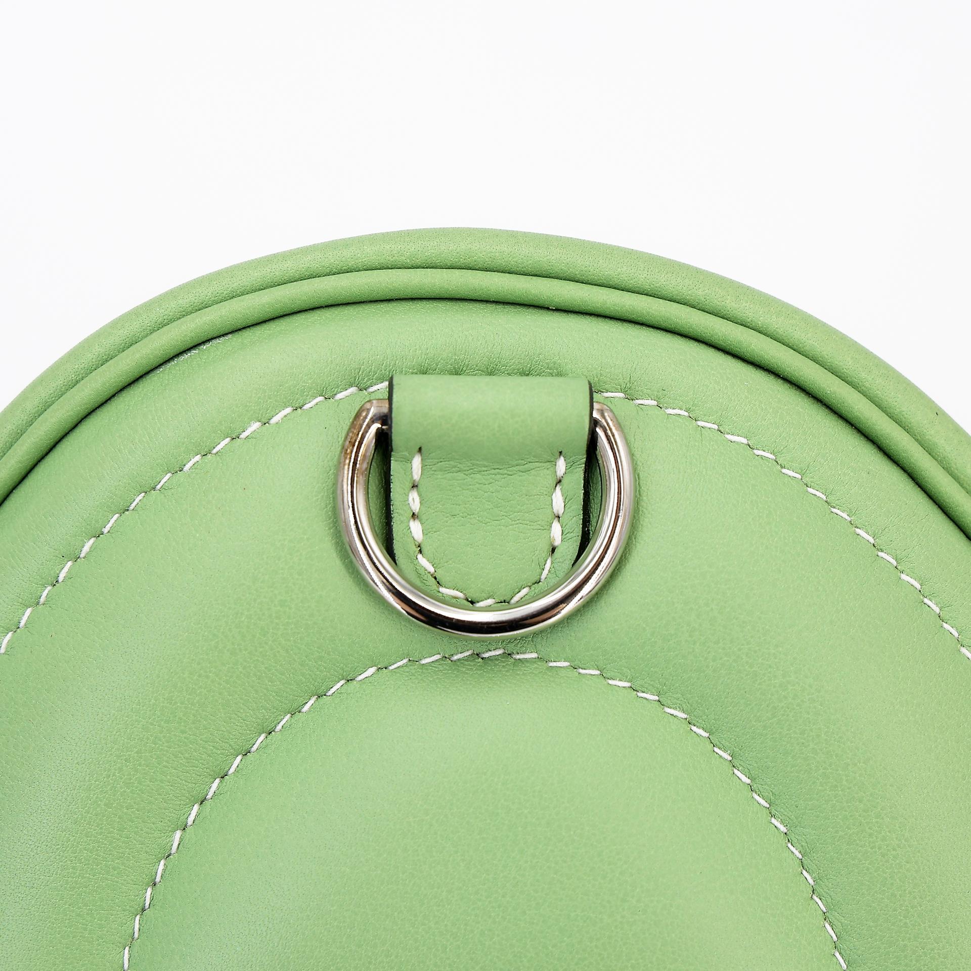 Very Good ( Rank A) HERMÈS In-The-Loop belt bag Verso Bamboo (1K) Vert Criquet (3I) Swift Palladium hardware Y (2020) - 15