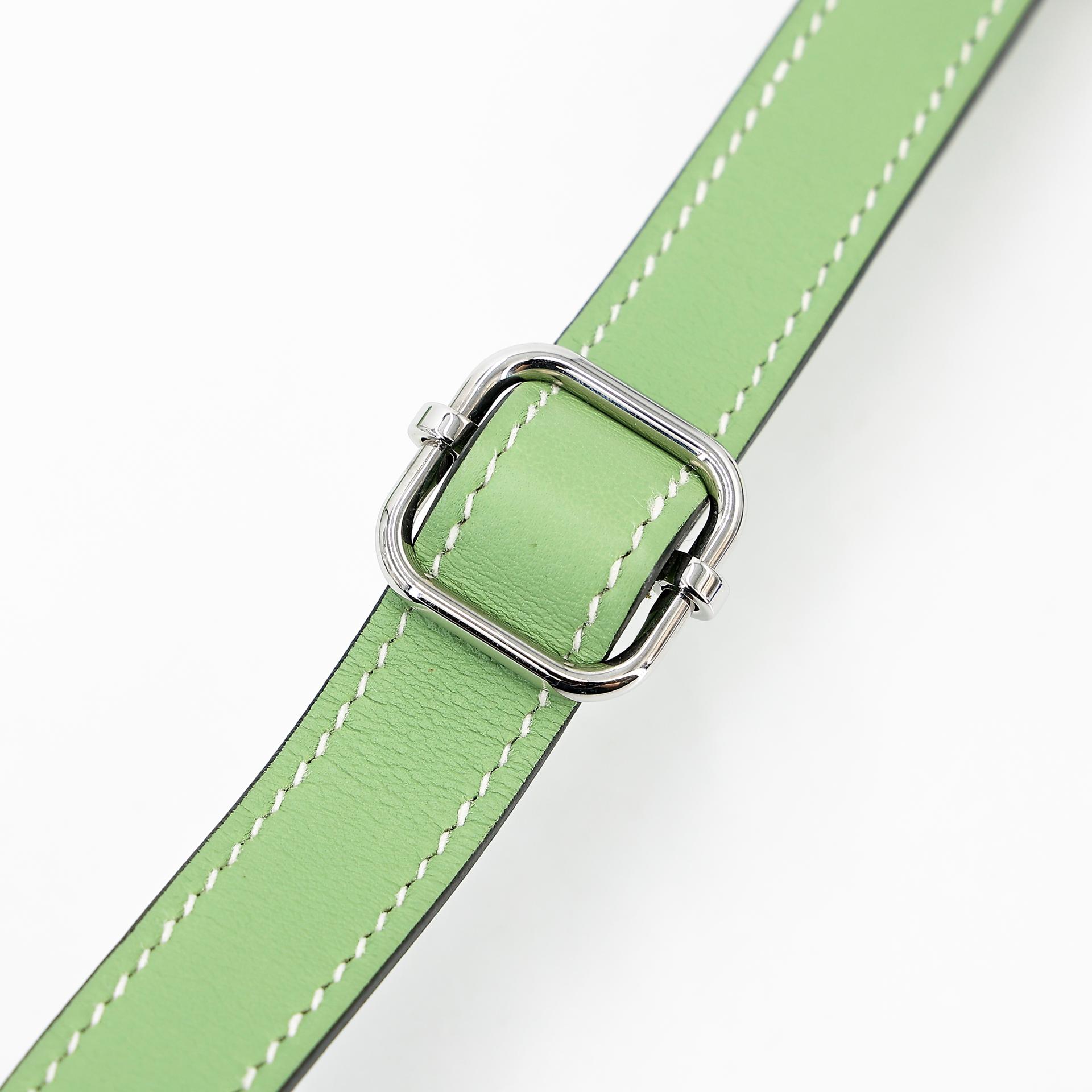 Very Good ( Rank A) HERMÈS In-The-Loop belt bag Verso Bamboo (1K) Vert Criquet (3I) Swift Palladium hardware Y (2020) - 27