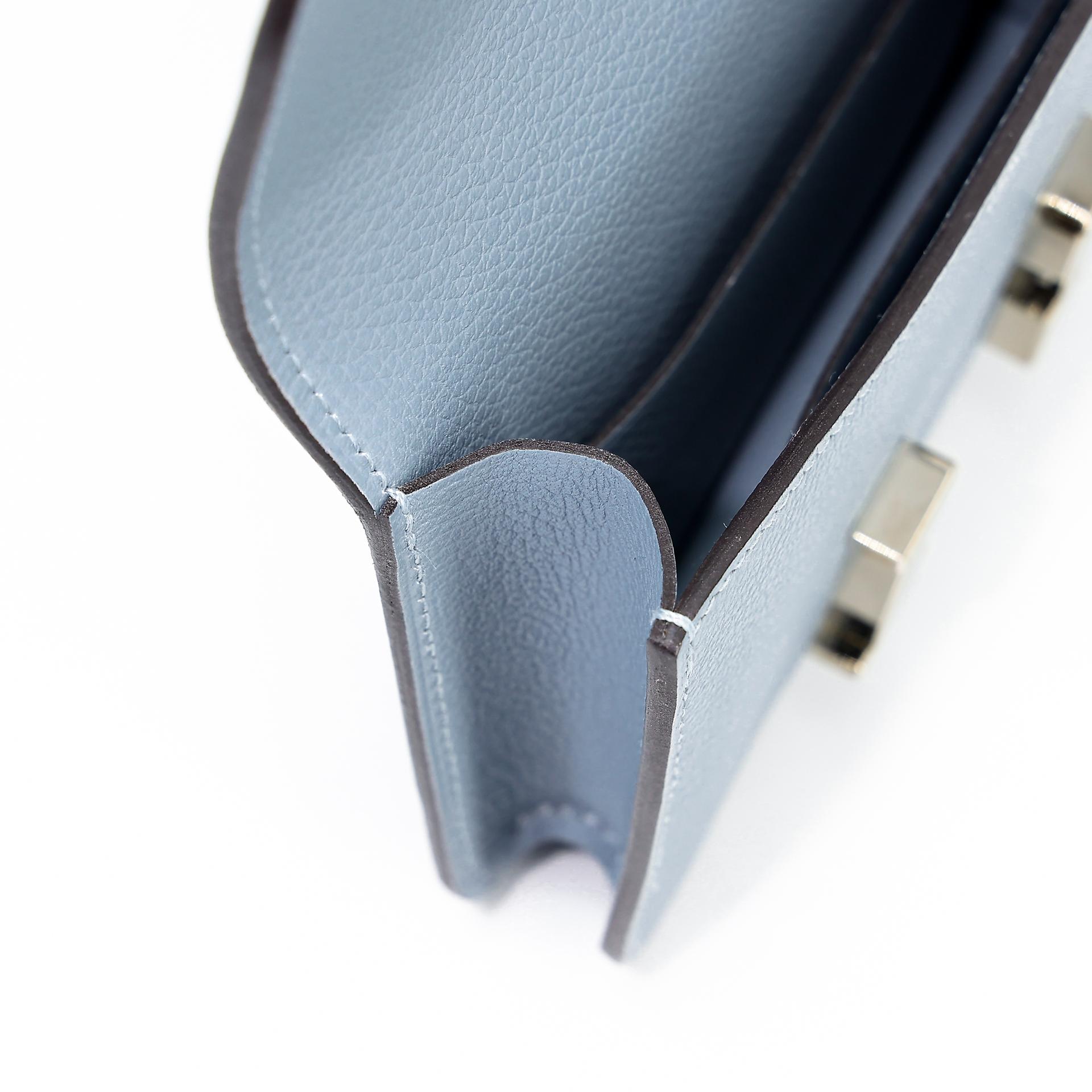 Very Good ( Rank A) HERMÈS Constance Slim Wallet Bleu Lin (J7) Evercolor Palladium hardware Z (2021) - 12