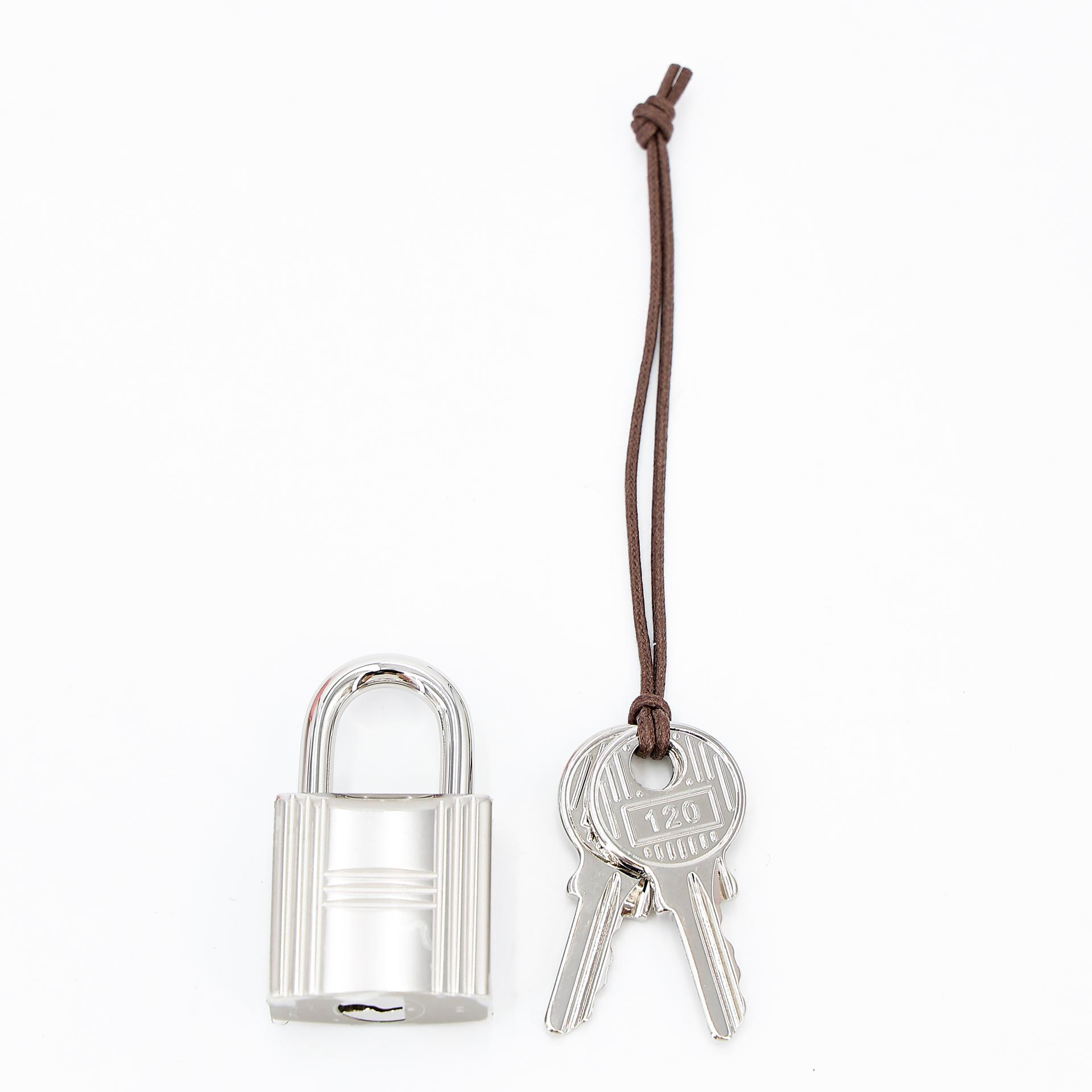 Brand New ( Rank N ) HERMÈS Picotin Lock PM Rose Sakura (3Q) Clemence Palladium hardware W (2024) - 18