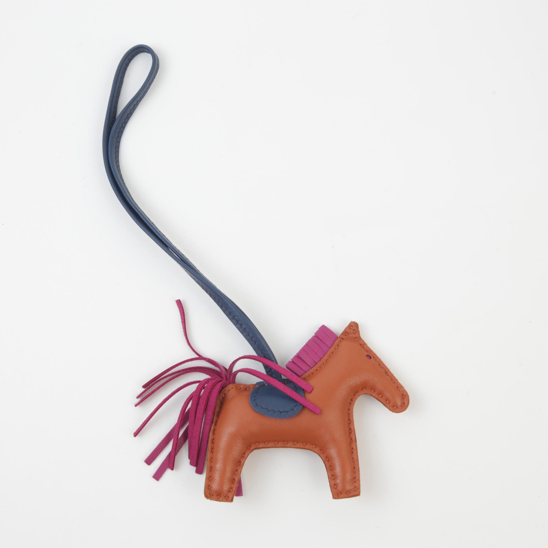 Very Good ( Rank A) HERMÈS Rodeo PM Pain d’Epice (9Y) Bleu de Malte (7L) Rose Purple (L3) Agneau D (2019) - 2