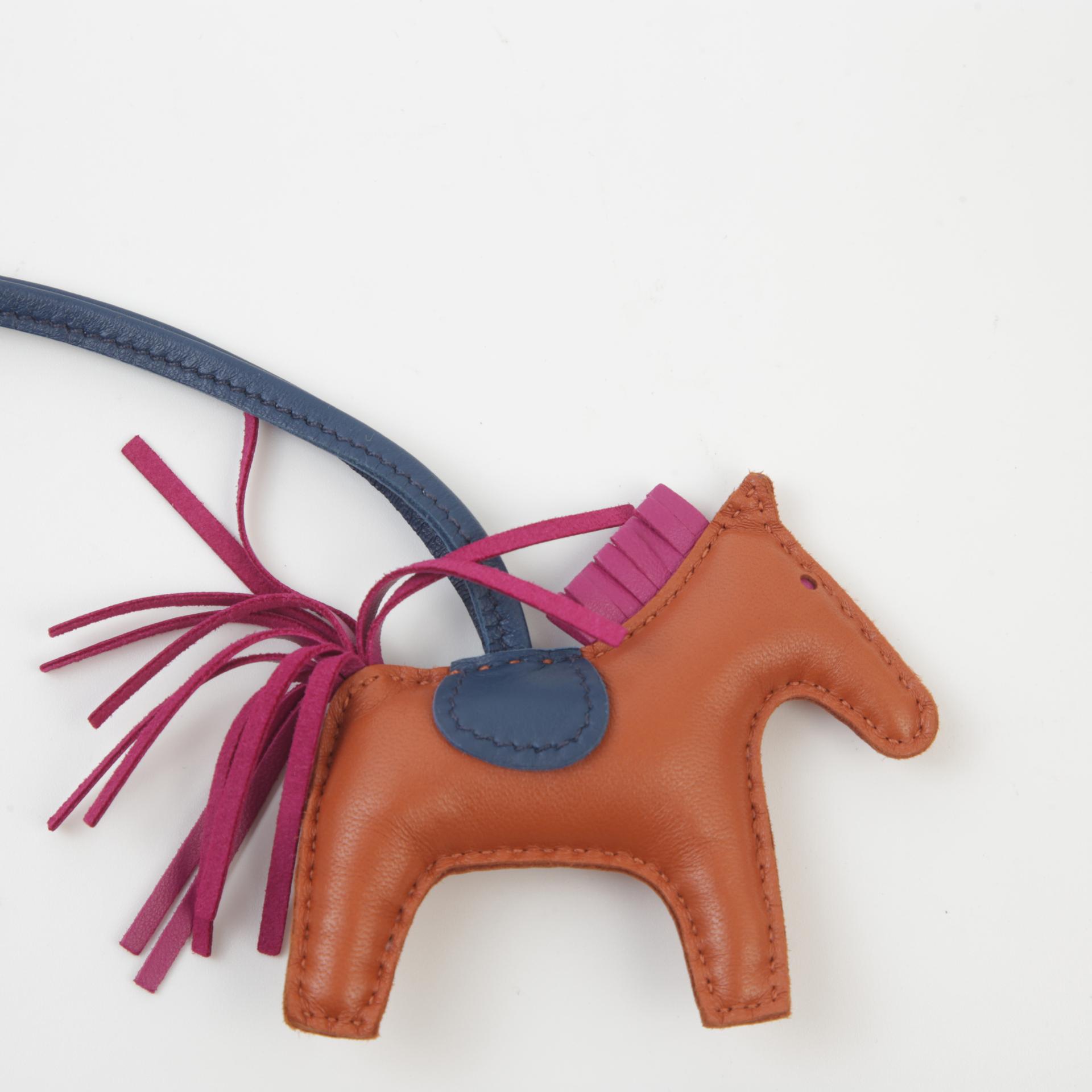 Very Good ( Rank A) HERMÈS Rodeo PM Pain d’Epice (9Y) Bleu de Malte (7L) Rose Purple (L3) Agneau D (2019) - 4