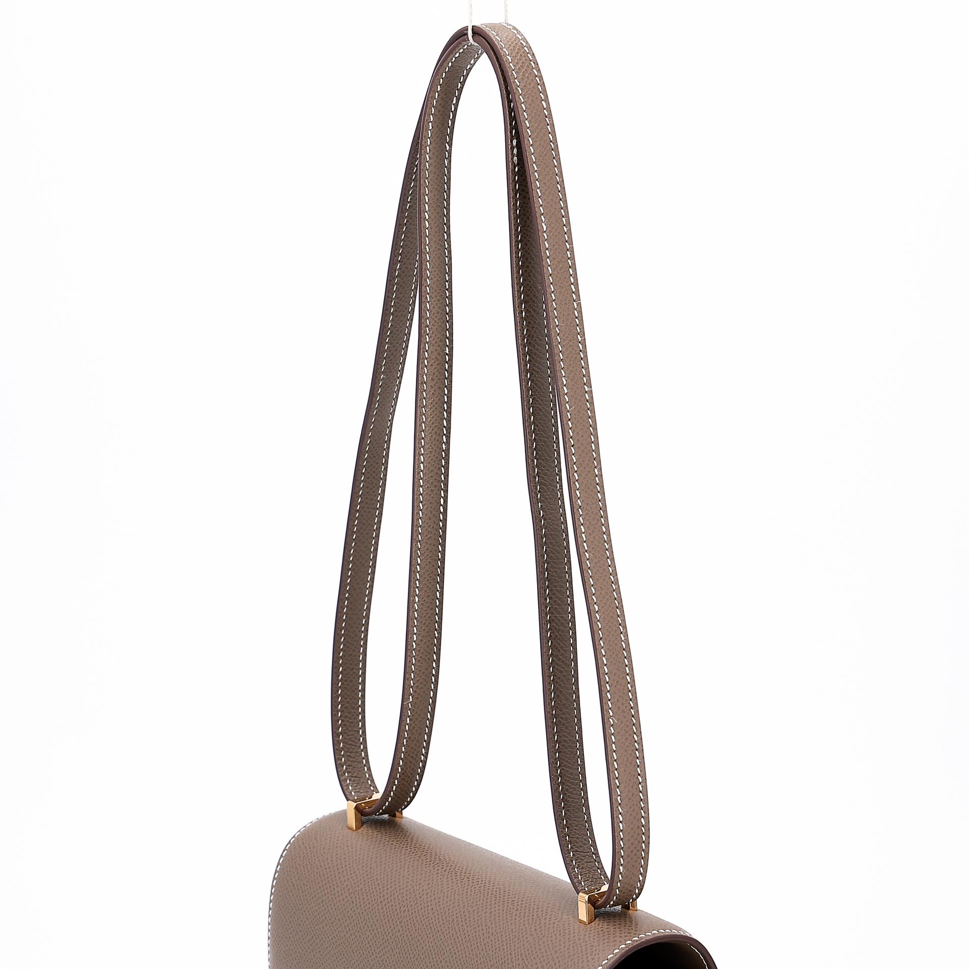 Very Good ( Rank A) HERMÈS Constance Mini Etoupe (18) Epsom Gold hardware U (2022) - 3