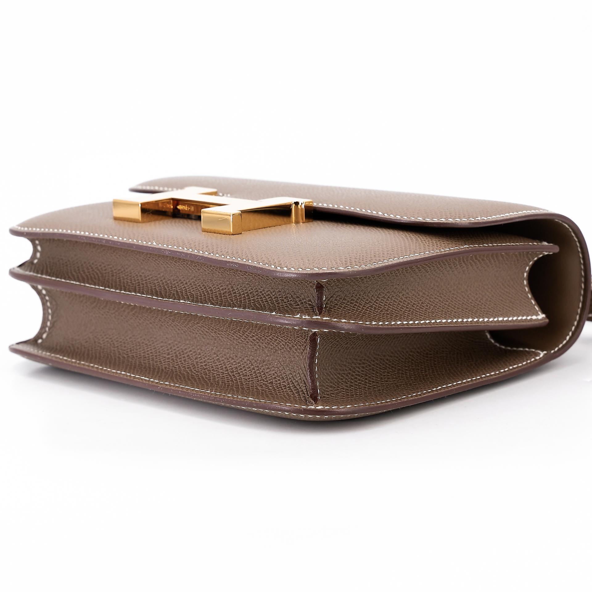 Very Good ( Rank A) HERMÈS Constance Mini Etoupe (18) Epsom Gold hardware U (2022) - 5