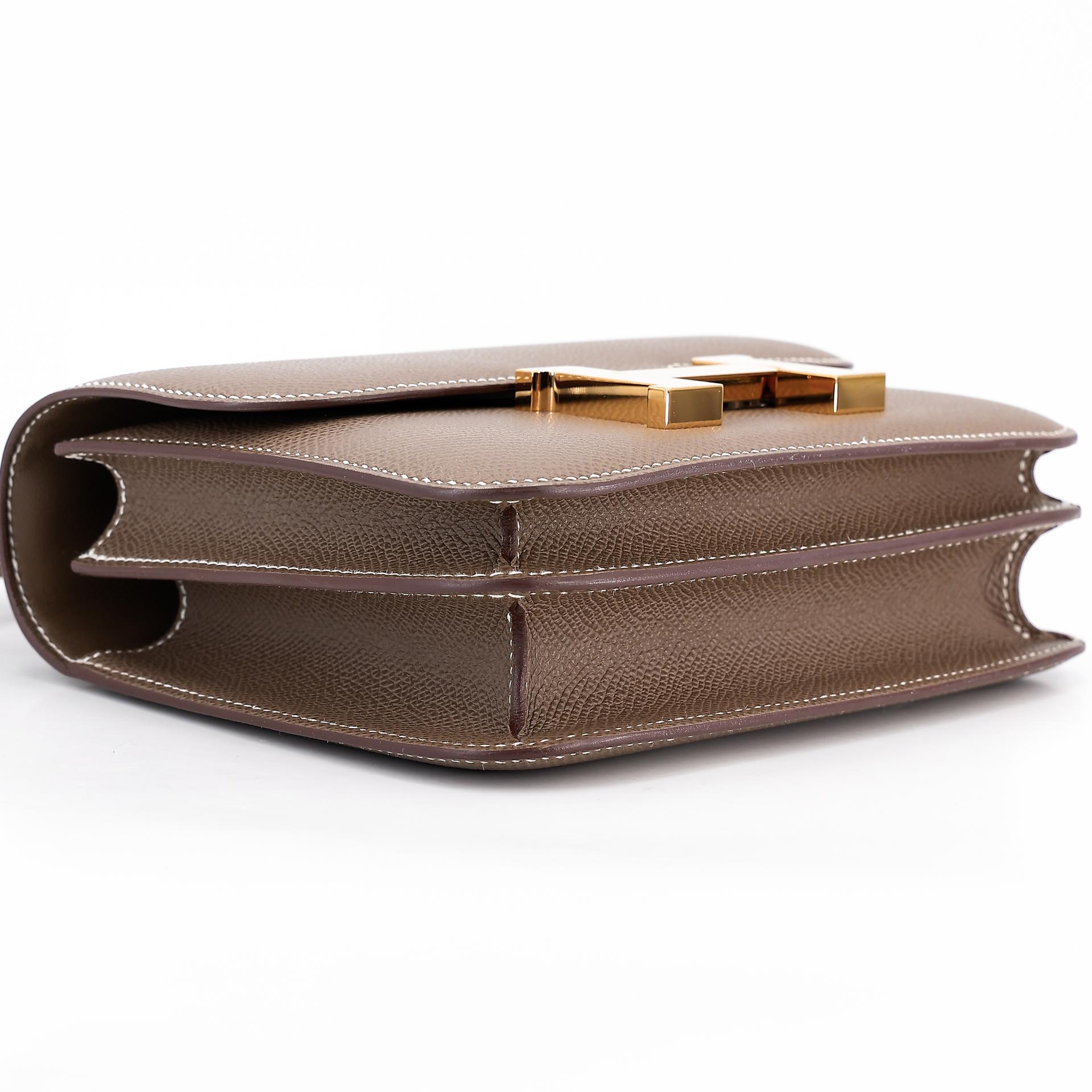 Very Good ( Rank A) HERMÈS Constance Mini Etoupe (18) Epsom Gold hardware U (2022) - 6