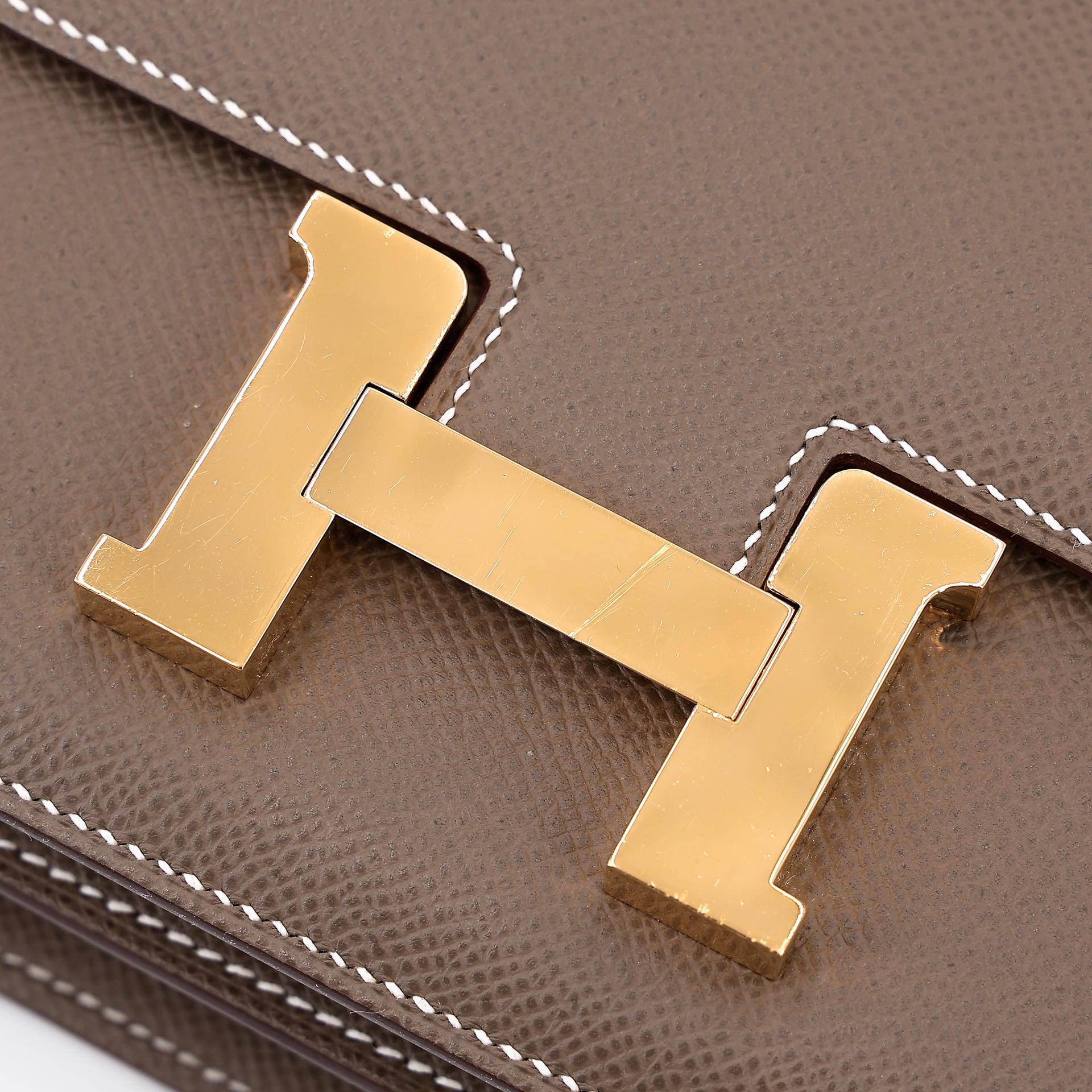 Very Good ( Rank A) HERMÈS Constance Mini Etoupe (18) Epsom Gold hardware U (2022) - 10