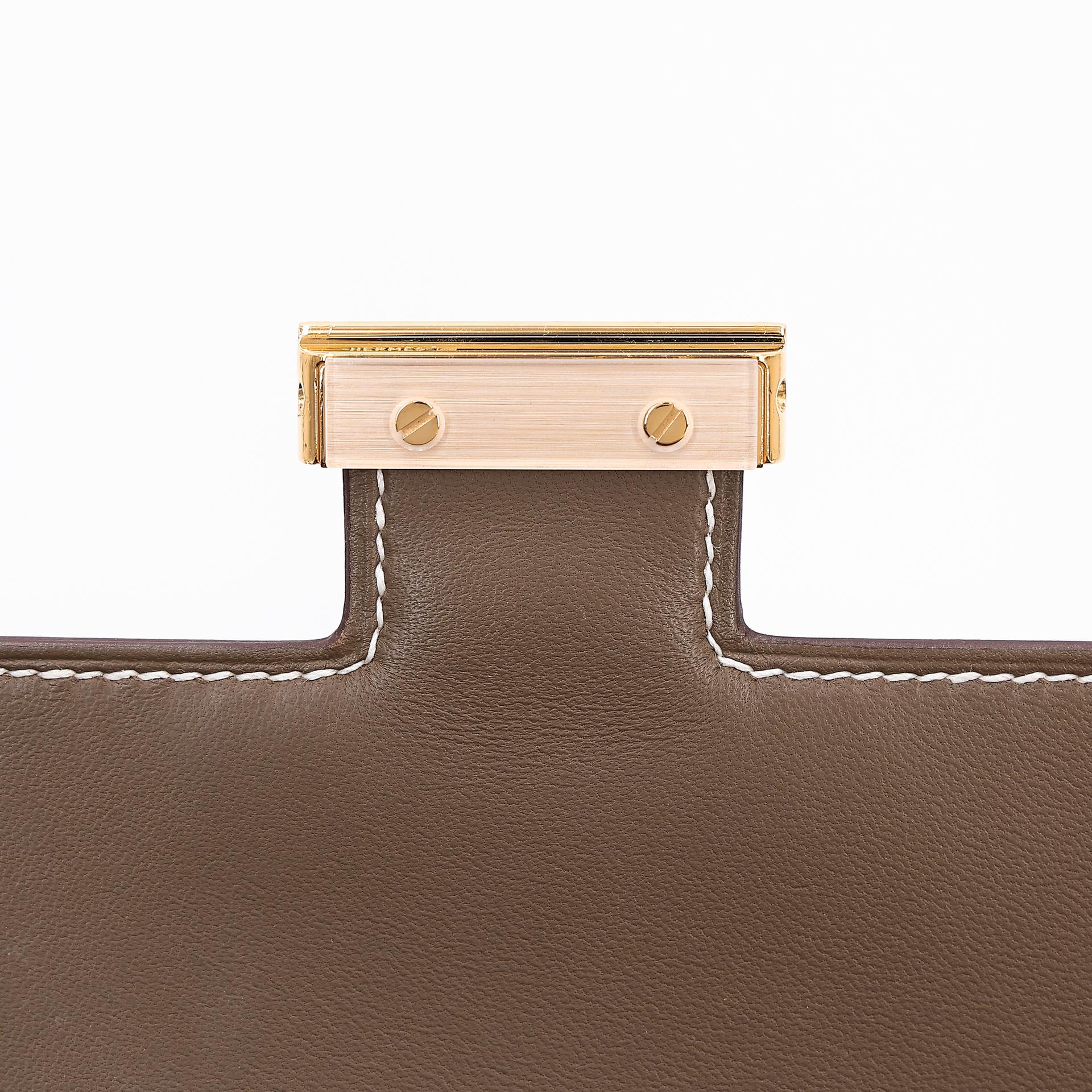 Very Good ( Rank A) HERMÈS Constance Mini Etoupe (18) Epsom Gold hardware U (2022) - 11