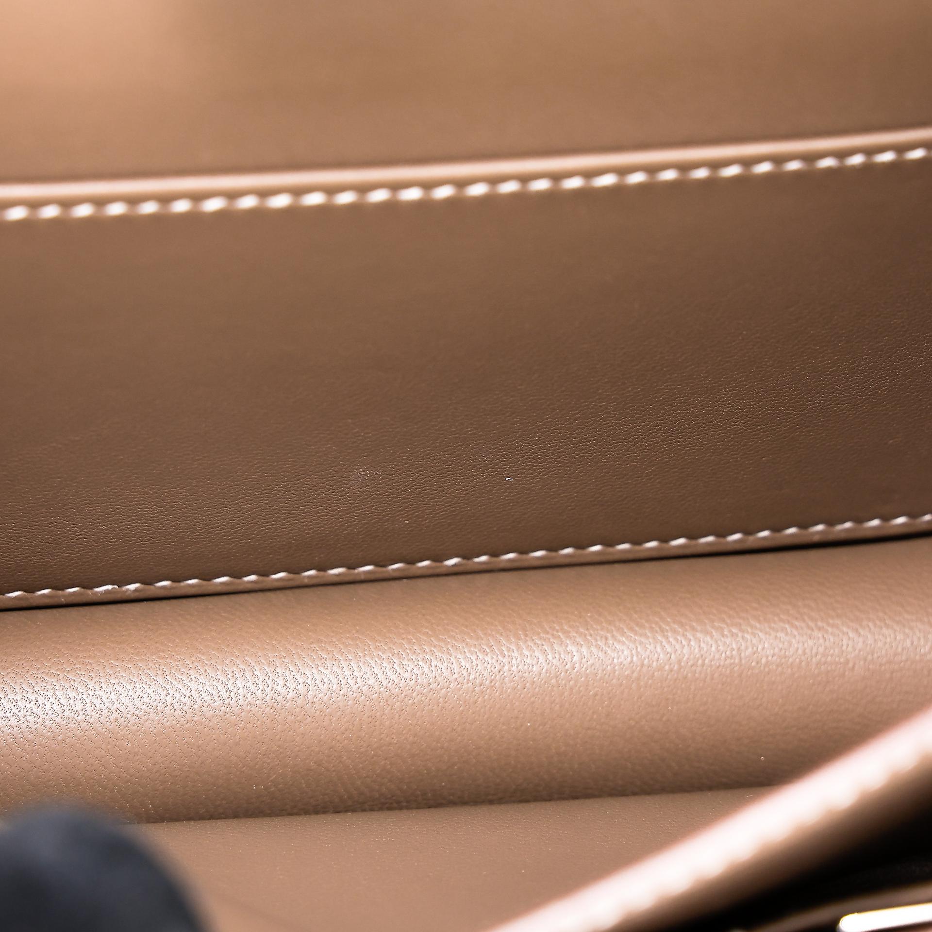 Very Good ( Rank A) HERMÈS Constance Mini Etoupe (18) Epsom Gold hardware U (2022) - 14