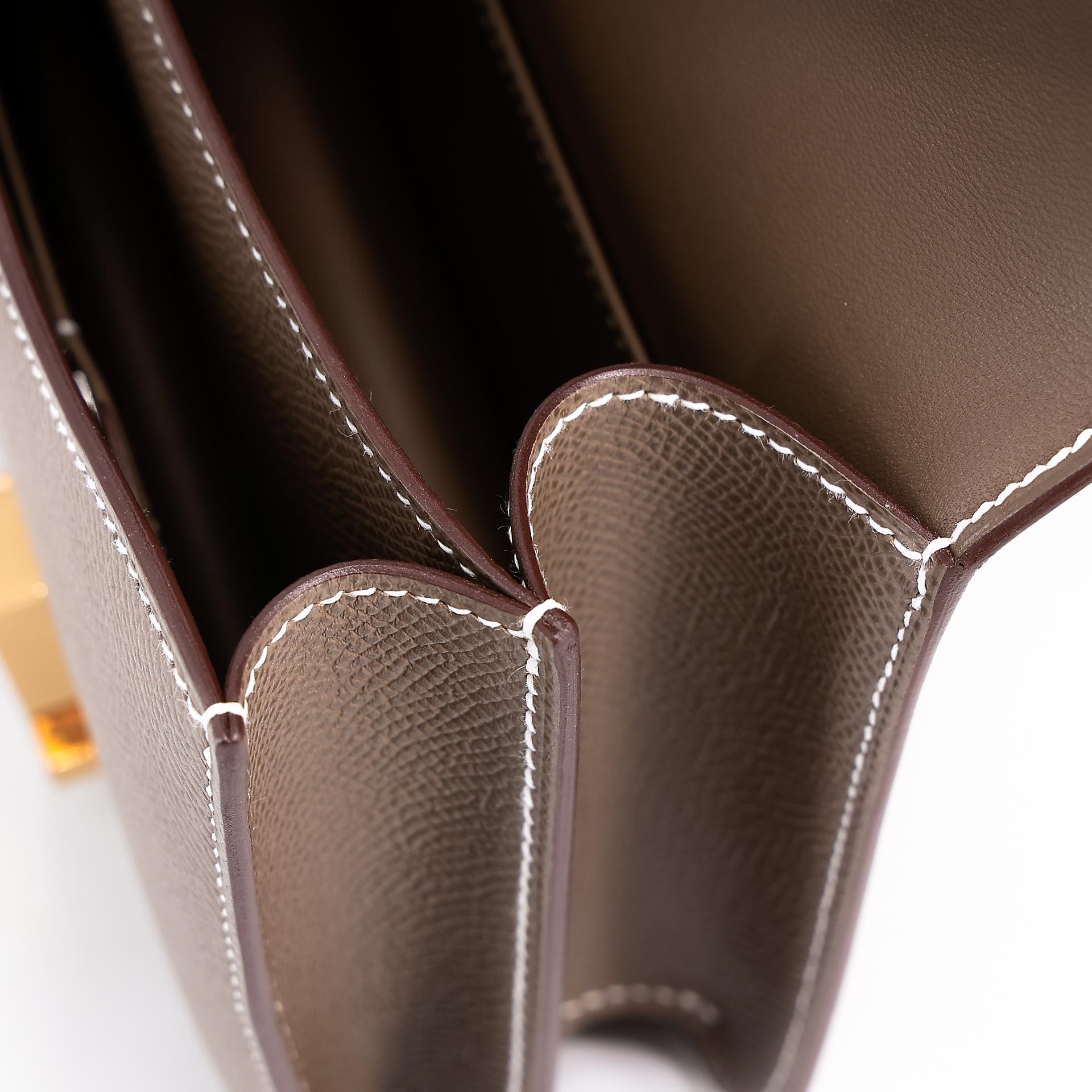 Very Good ( Rank A) HERMÈS Constance Mini Etoupe (18) Epsom Gold hardware U (2022) - 18