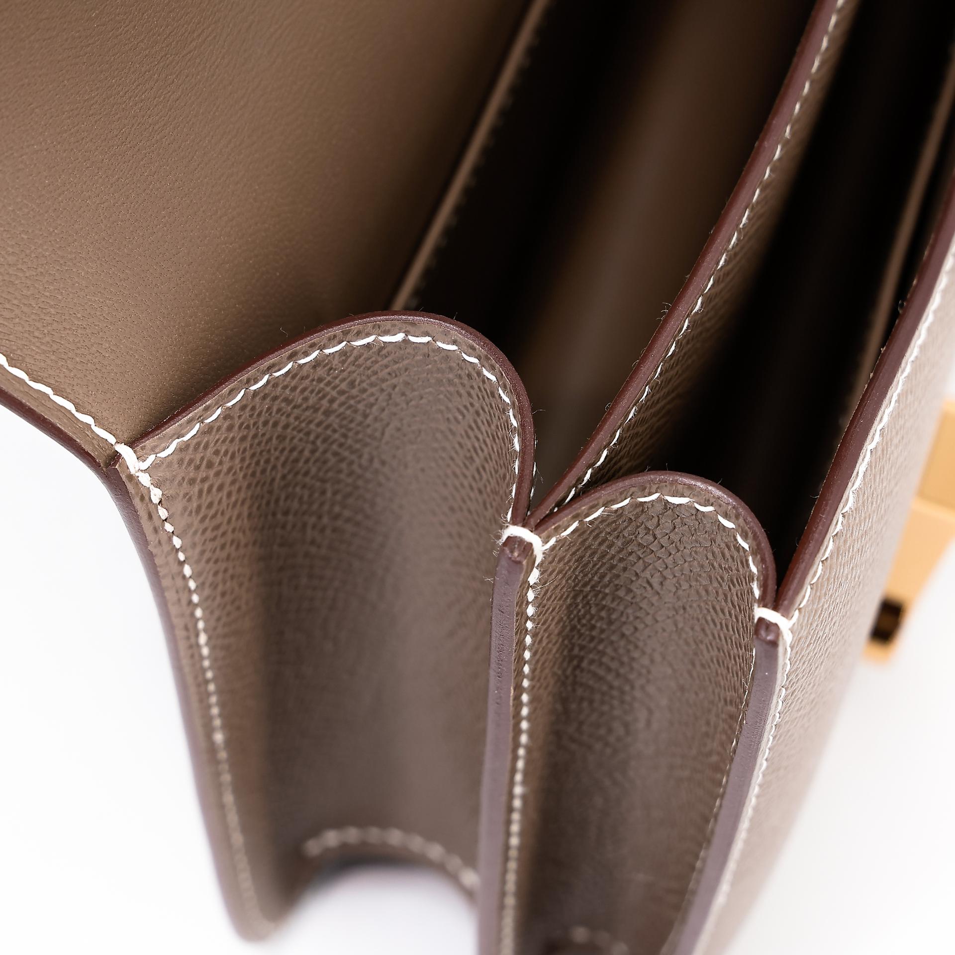 Very Good ( Rank A) HERMÈS Constance Mini Etoupe (18) Epsom Gold hardware U (2022) - 19