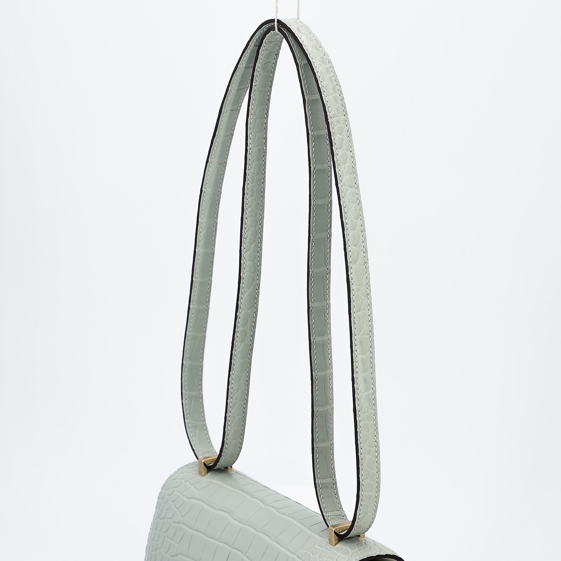 Brand New ( Rank N ) HERMÈS Constance Mini Gris Neve (0W) Matte Alligator Permabrass hardware W (2024) - 3