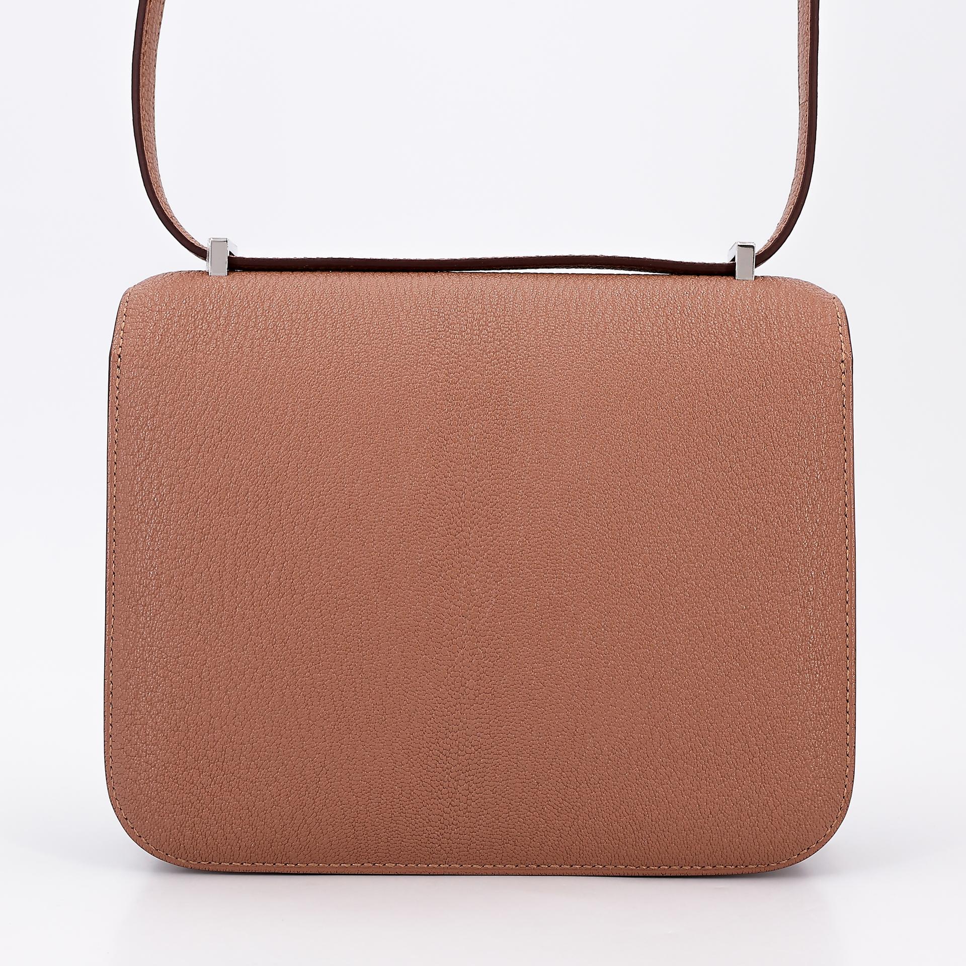 Very Good ( Rank A) HERMÈS Constance Mini Quebracho (2J) Chevre Palladium hardware Y (2020) - 2