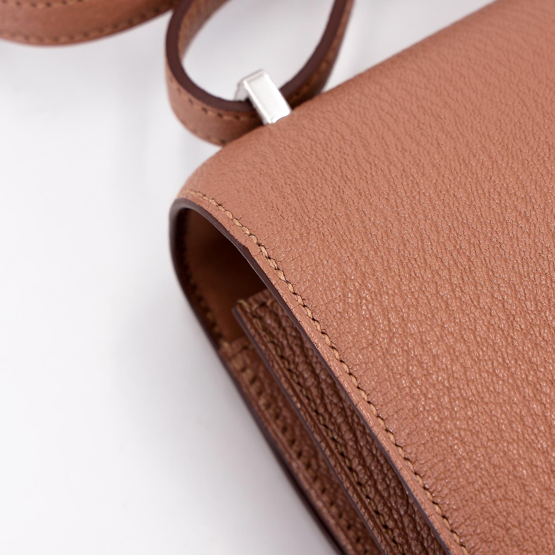 Very Good ( Rank A) HERMÈS Constance Mini Quebracho (2J) Chevre Palladium hardware Y (2020) - 10