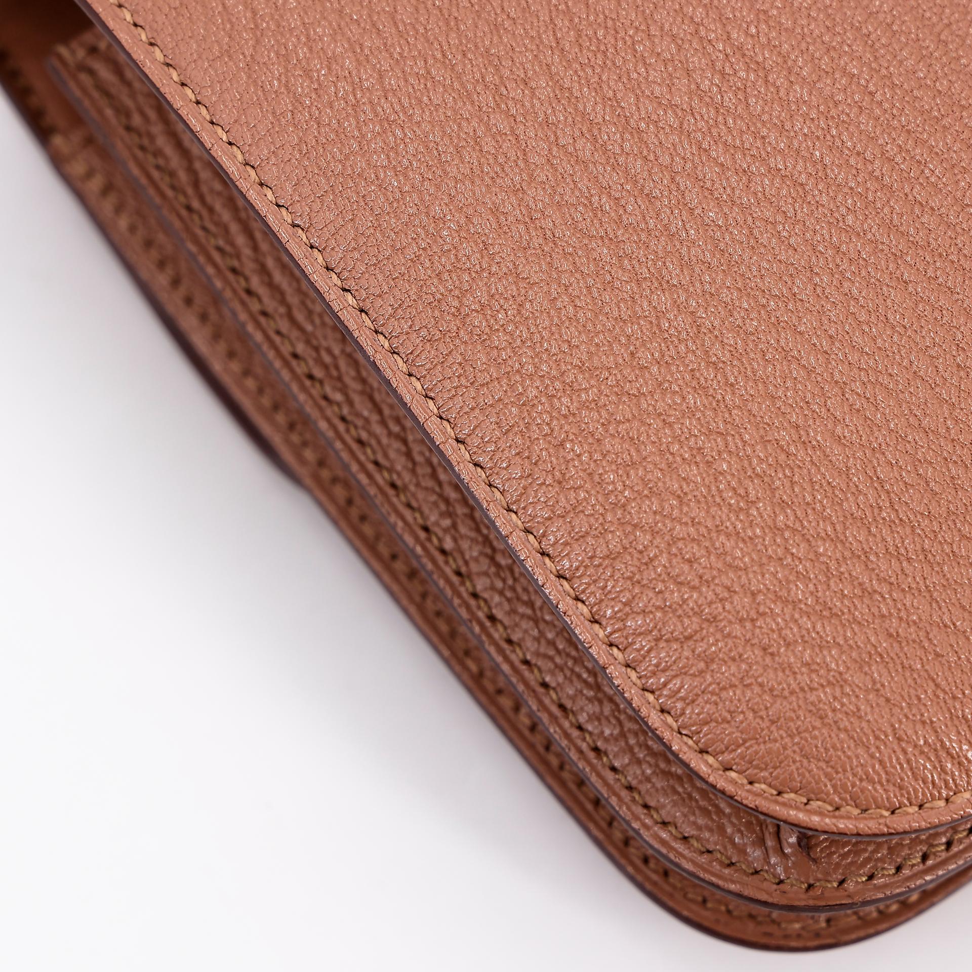 Very Good ( Rank A) HERMÈS Constance Mini Quebracho (2J) Chevre Palladium hardware Y (2020) - 11