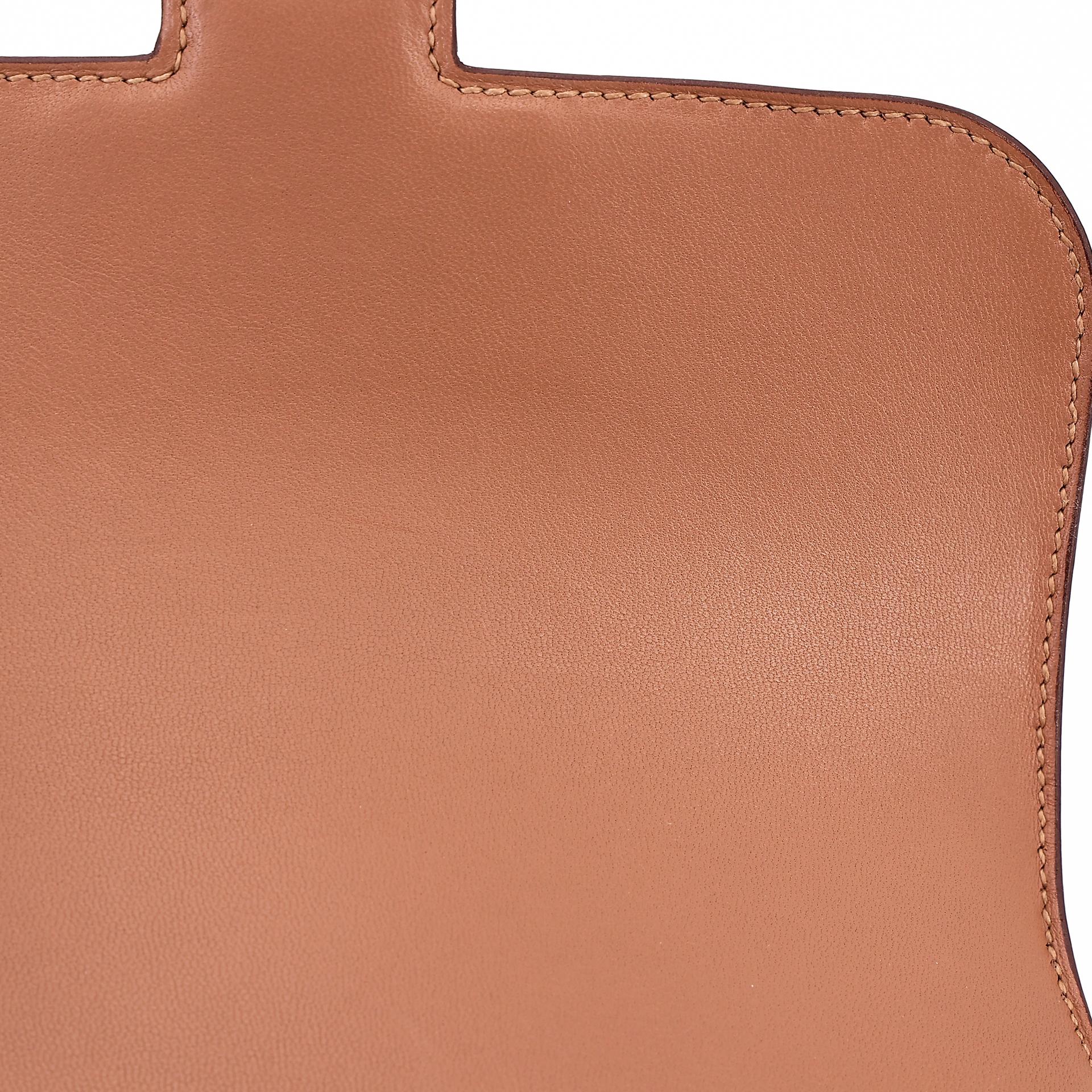 Very Good ( Rank A) HERMÈS Constance Mini Quebracho (2J) Chevre Palladium hardware Y (2020) - 16