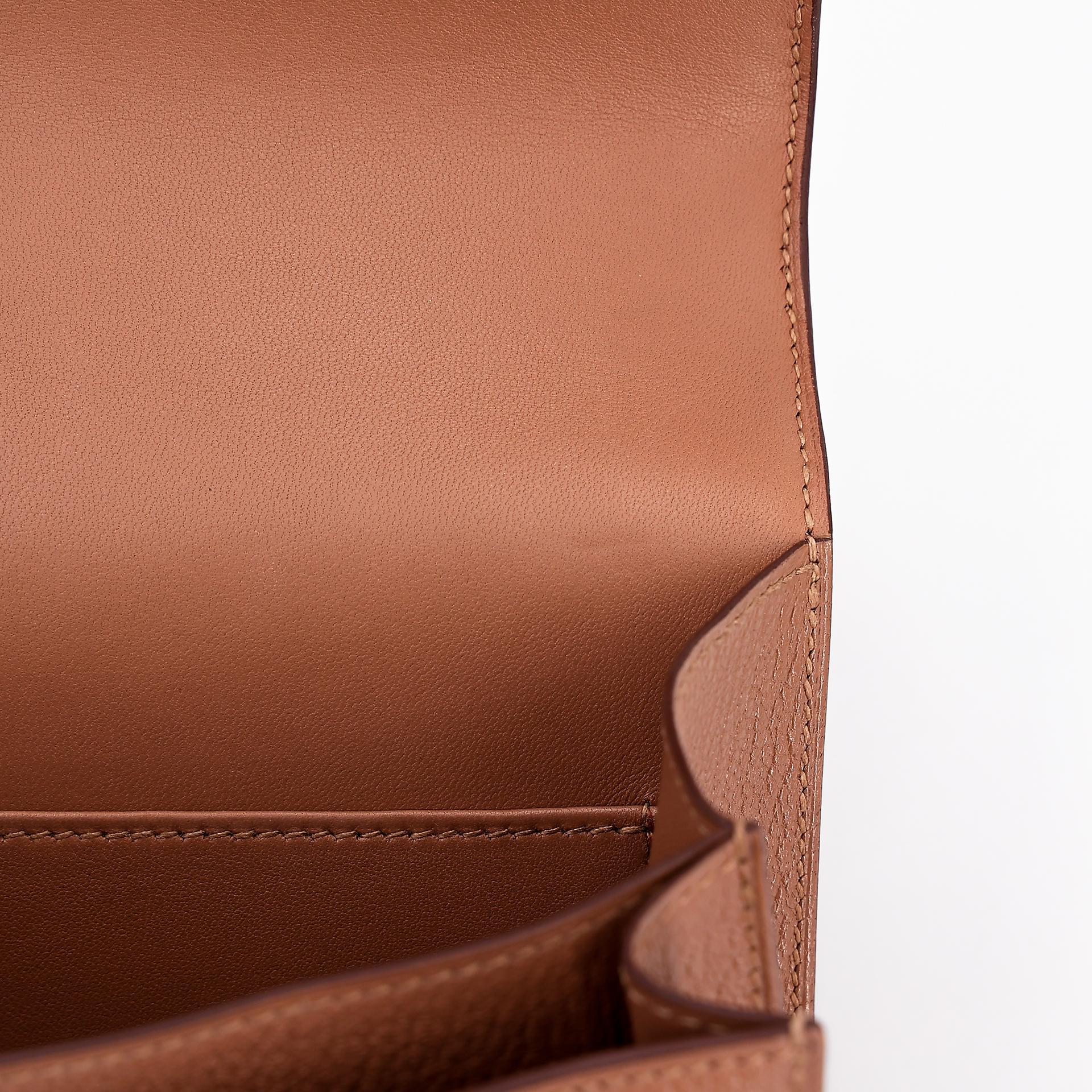 Very Good ( Rank A) HERMÈS Constance Mini Quebracho (2J) Chevre Palladium hardware Y (2020) - 18
