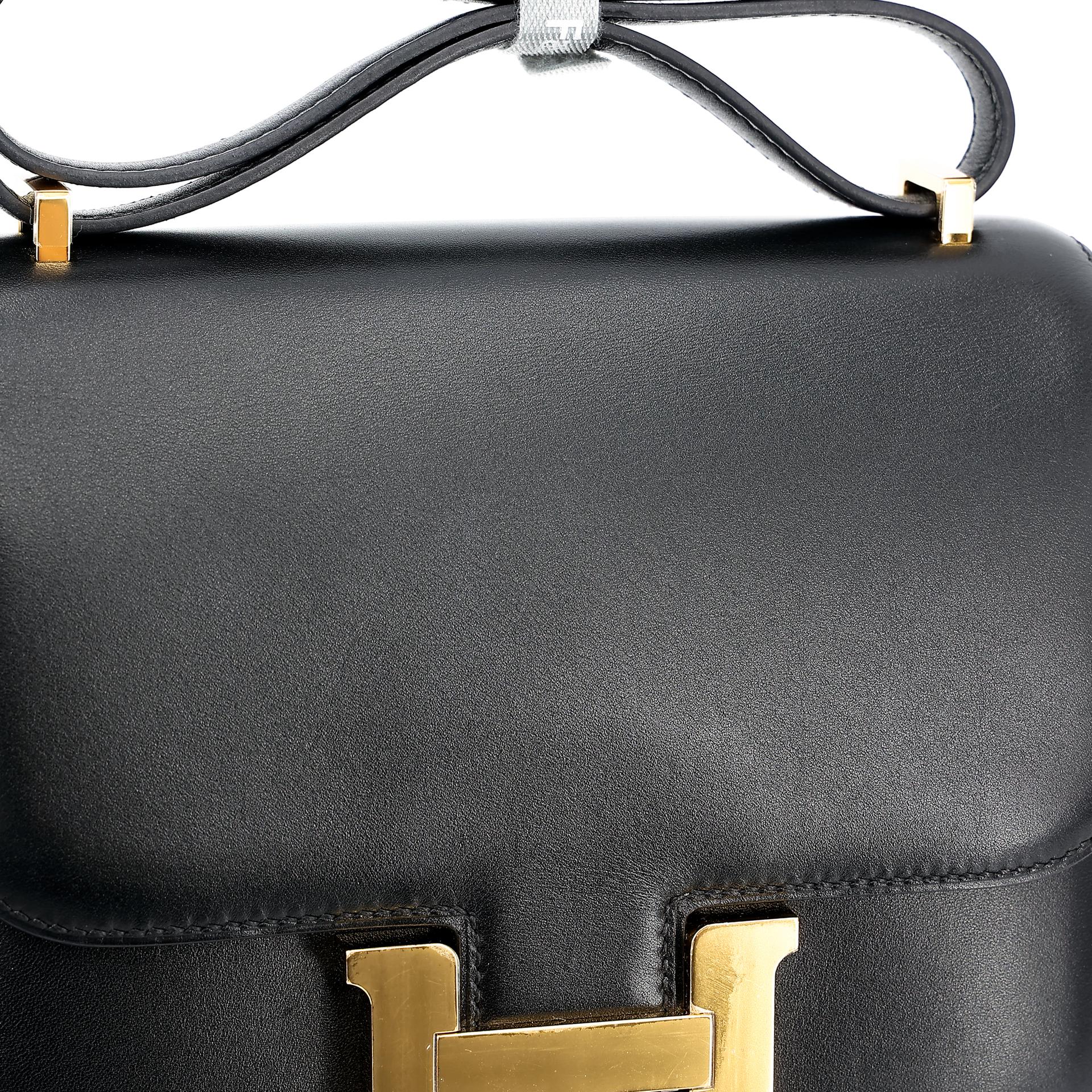 Very Good ( Rank A) HERMÈS Constance Mini Black (89) Tadelakt Gold hardware Z (2021) - 10