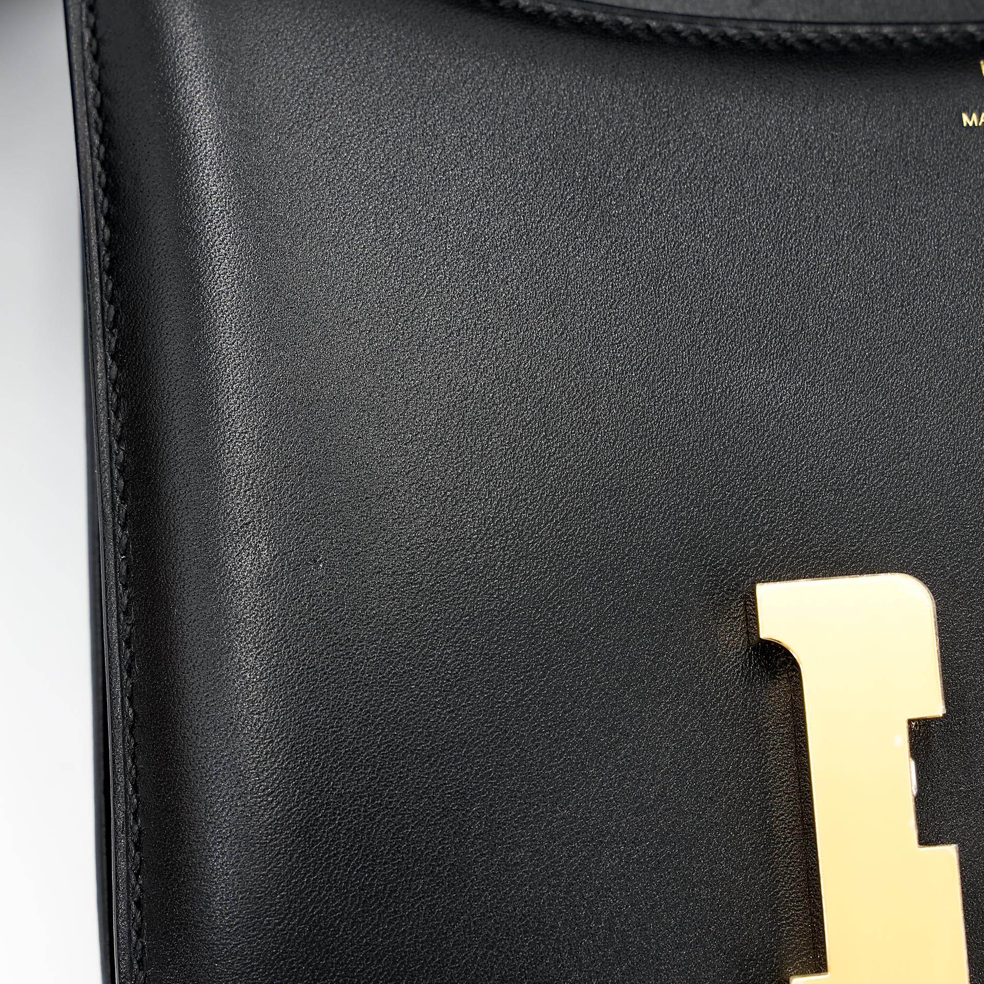 Very Good ( Rank A) HERMÈS Constance Mini Black (89) Tadelakt Gold hardware Z (2021) - 15