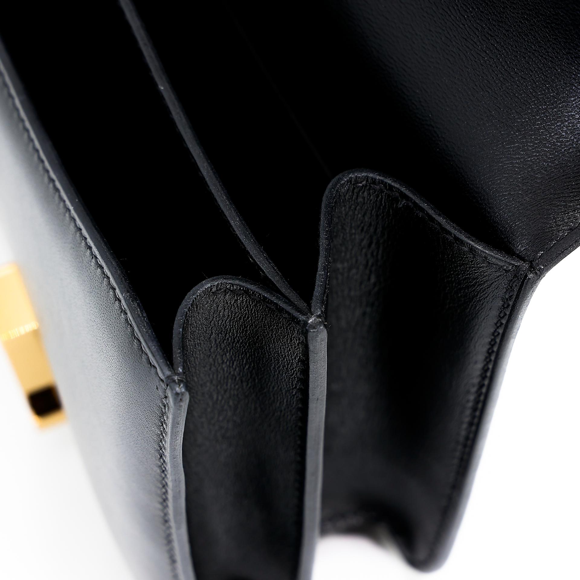 Very Good ( Rank A) HERMÈS Constance Mini Black (89) Tadelakt Gold hardware Z (2021) - 26