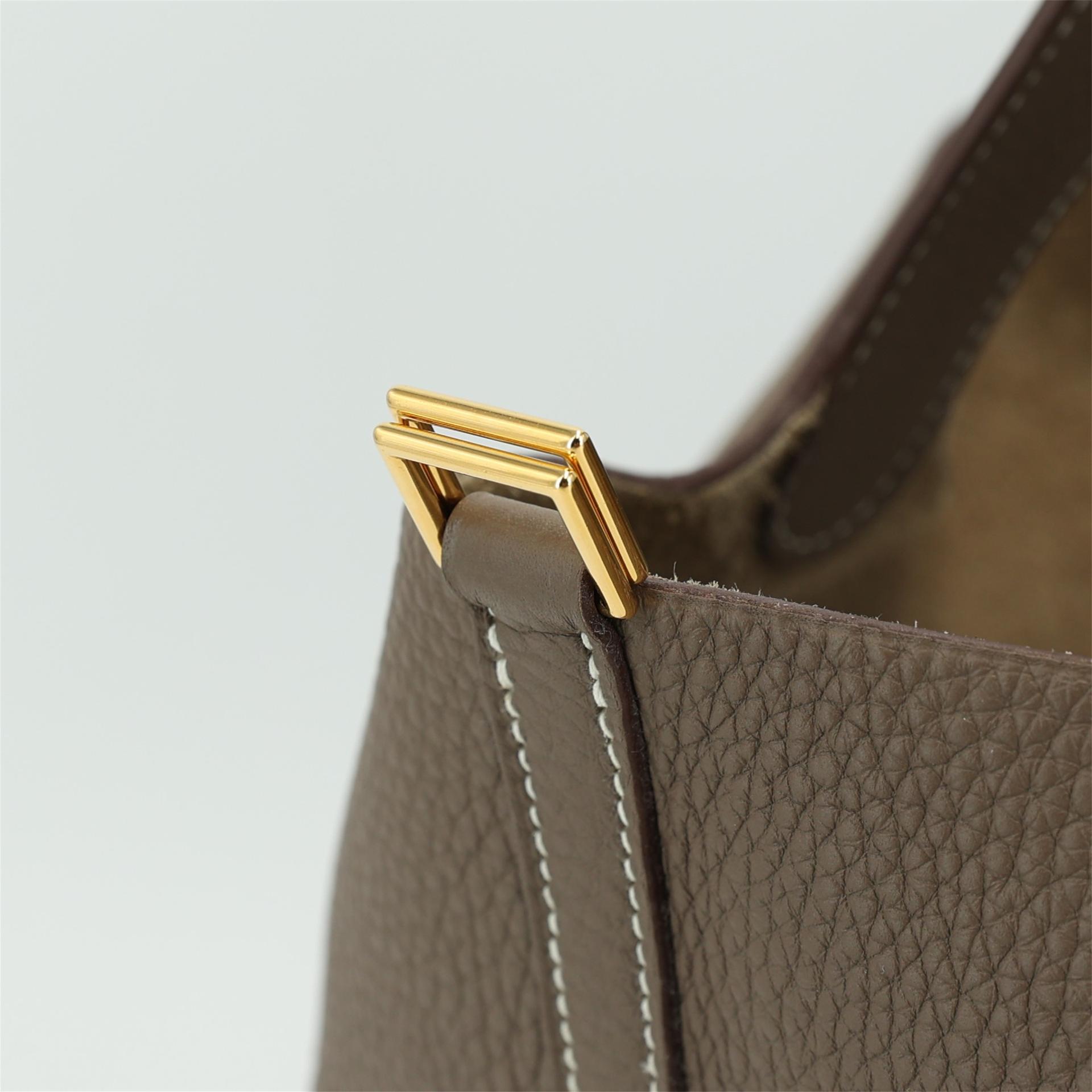 Excellent ( Rank SA ) HERMÈS Picotin Lock MM Etoupe (18) Clemence Gold hardware D (2019) - 11