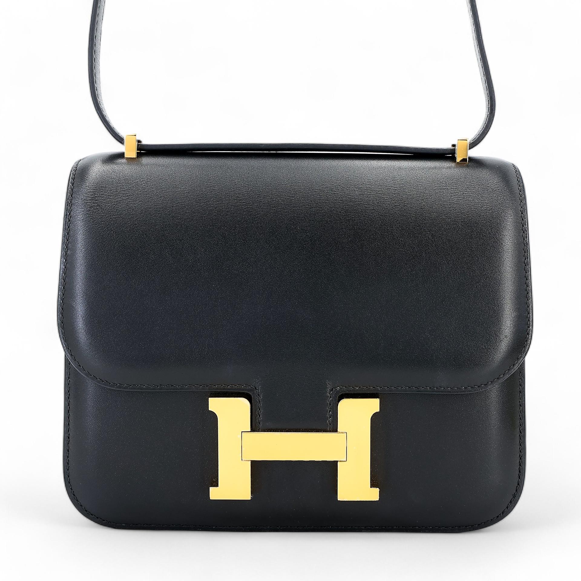 Very Good ( Rank A) HERMÈS Constance Mini Black (89) Tadelakt Gold hardware Z (2021) - 1