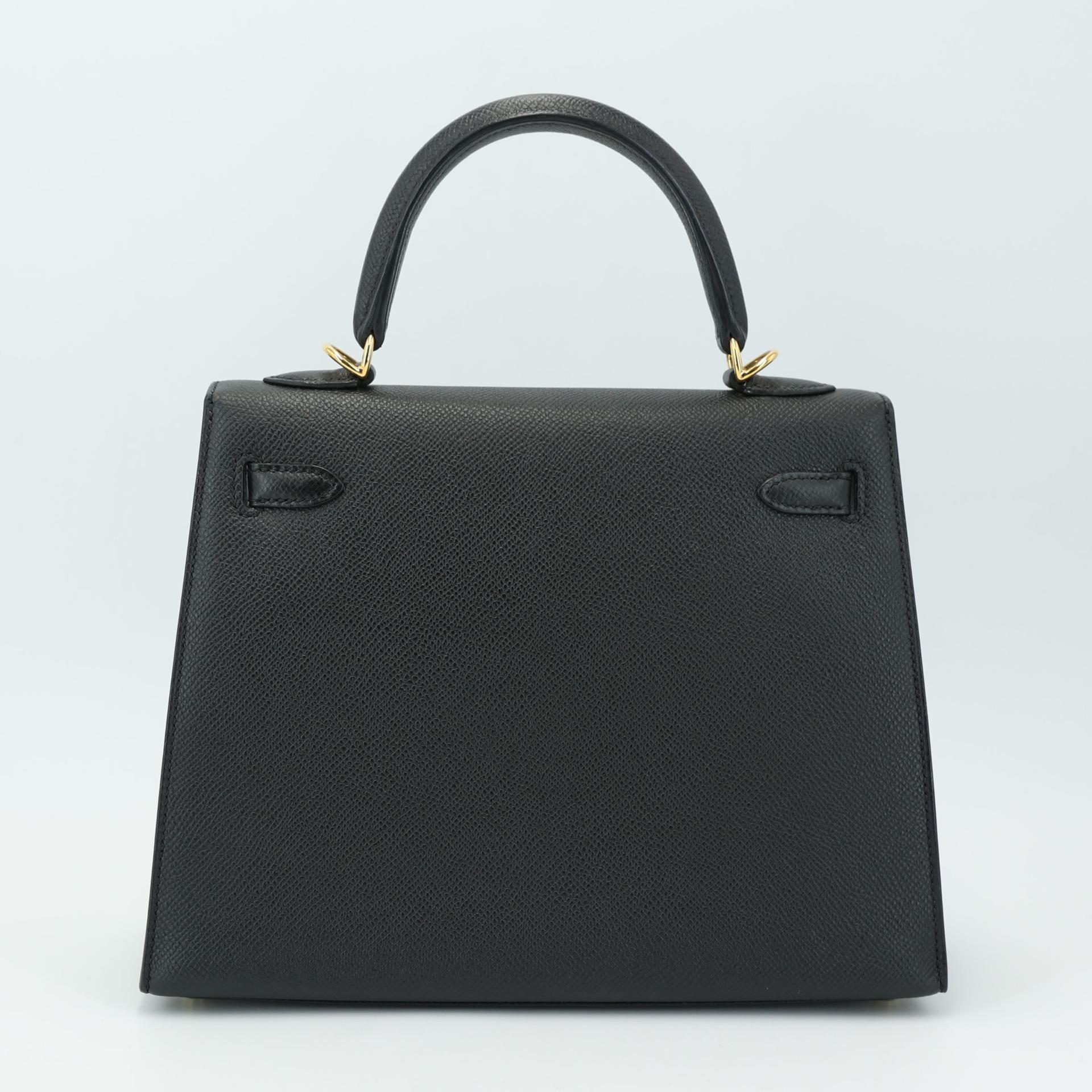 Very Good ( Rank A) HERMÈS Kelly 25 Sellier Black (89) Epsom Gold hardware T (2015) - 2