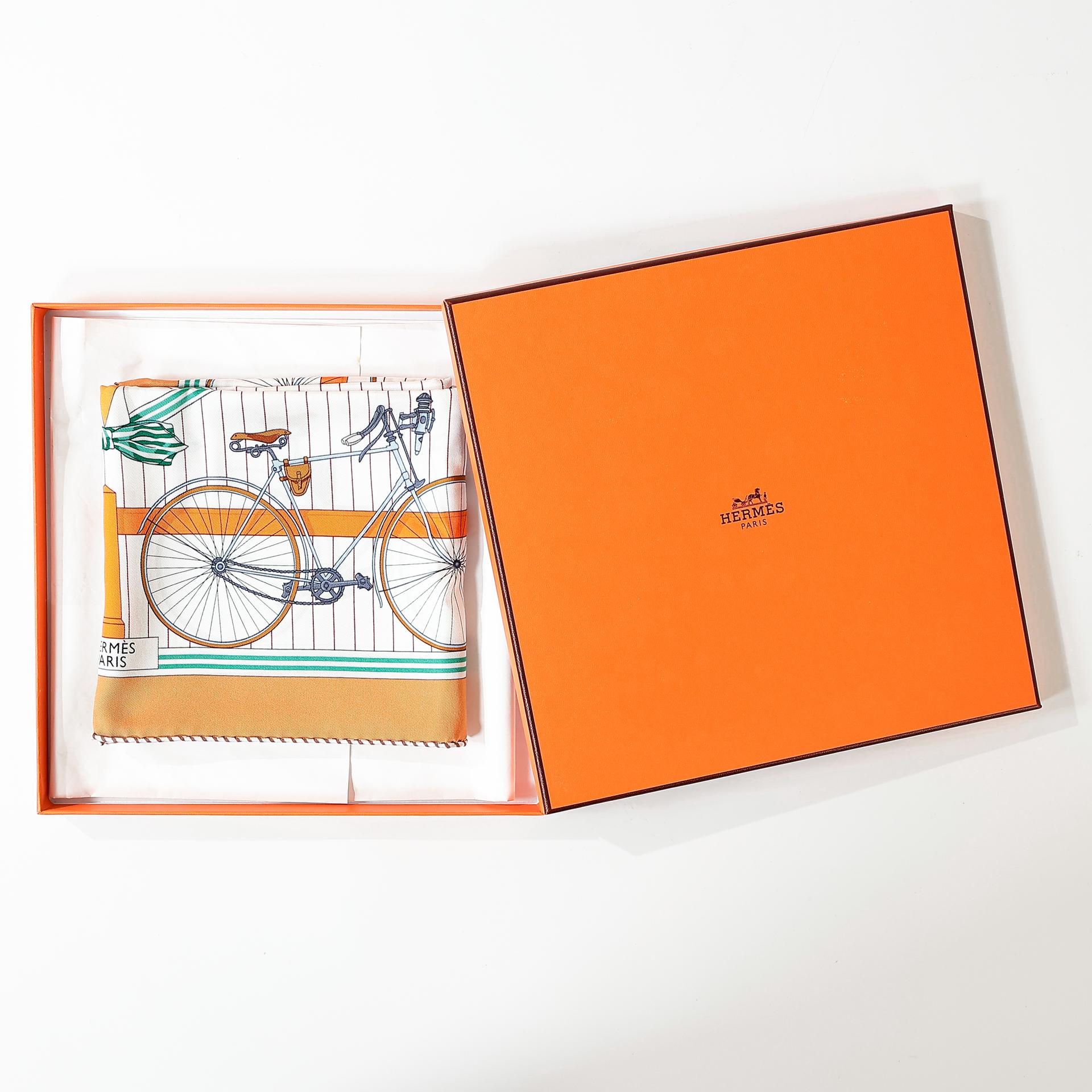 Brand New ( Rank N ) HERMÈS Carre 70 scarf Le Becanes Orange Brown White Silk - 6