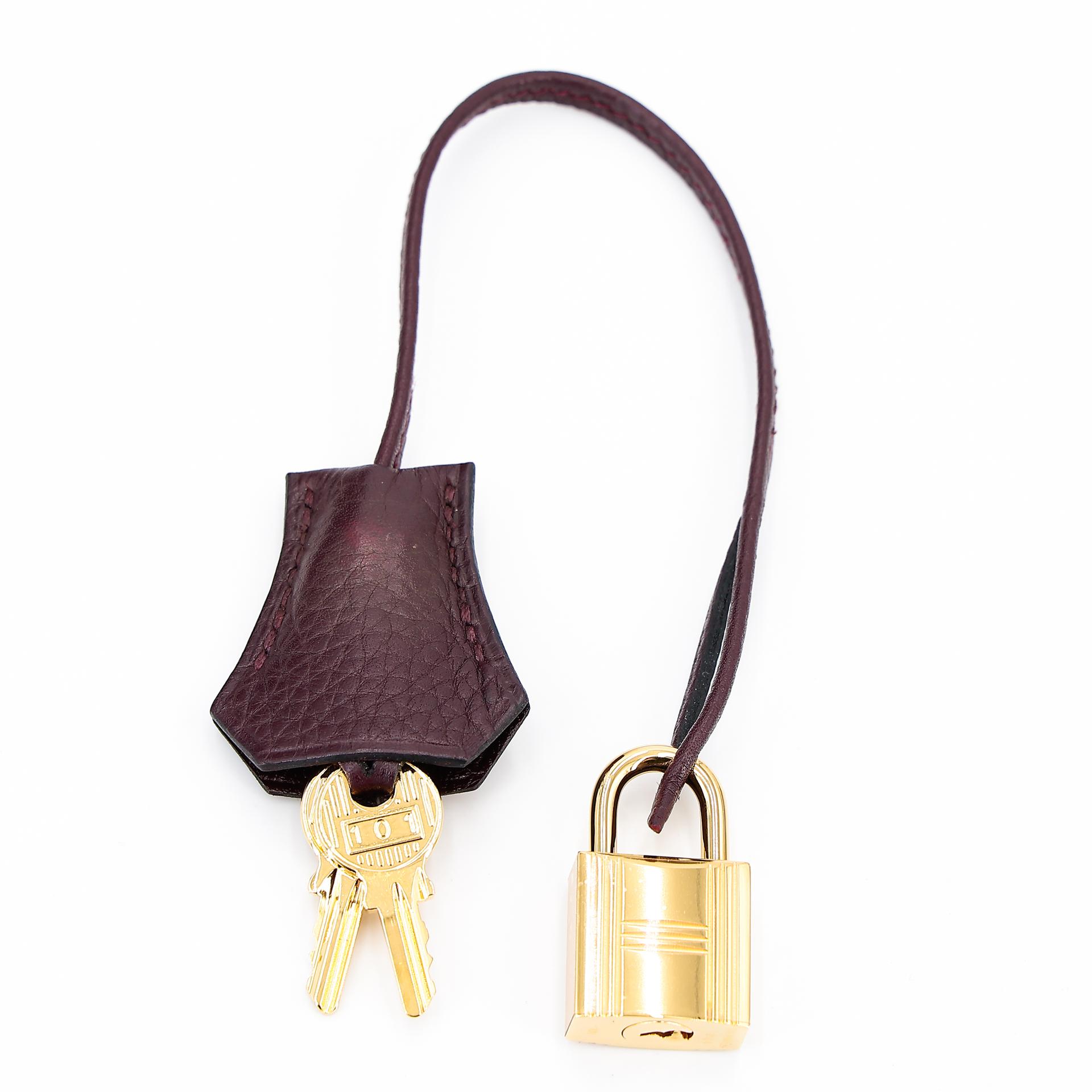 Very Good ( Rank A) HERMÈS Birkin 30 Prune (58) Clemence Gold hardware Square R (2014) - 32