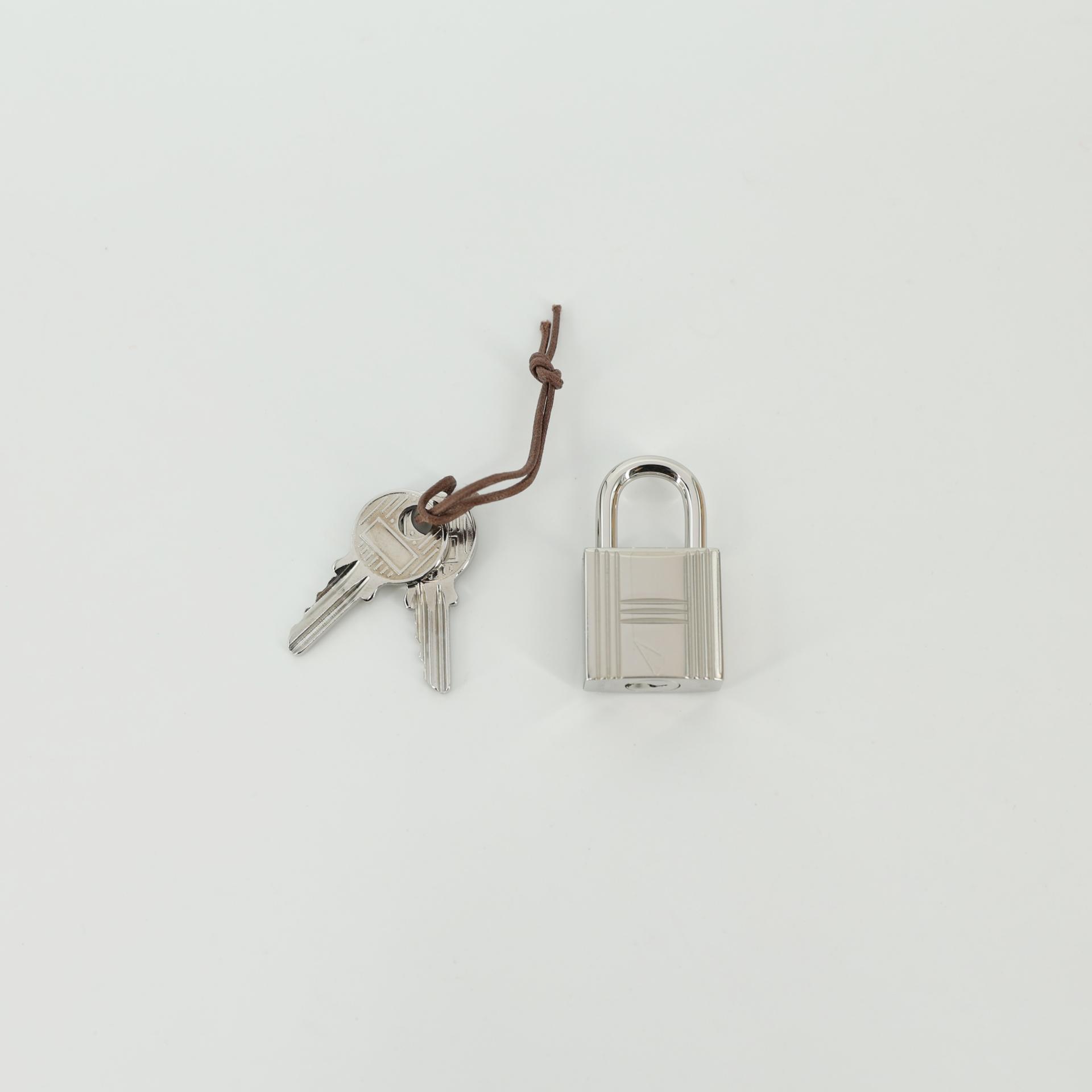 Excellent ( Rank SA ) HERMÈS Picotin Lock MM Terre Battue (R1) Clemence Palladium hardware X (2016) - 15