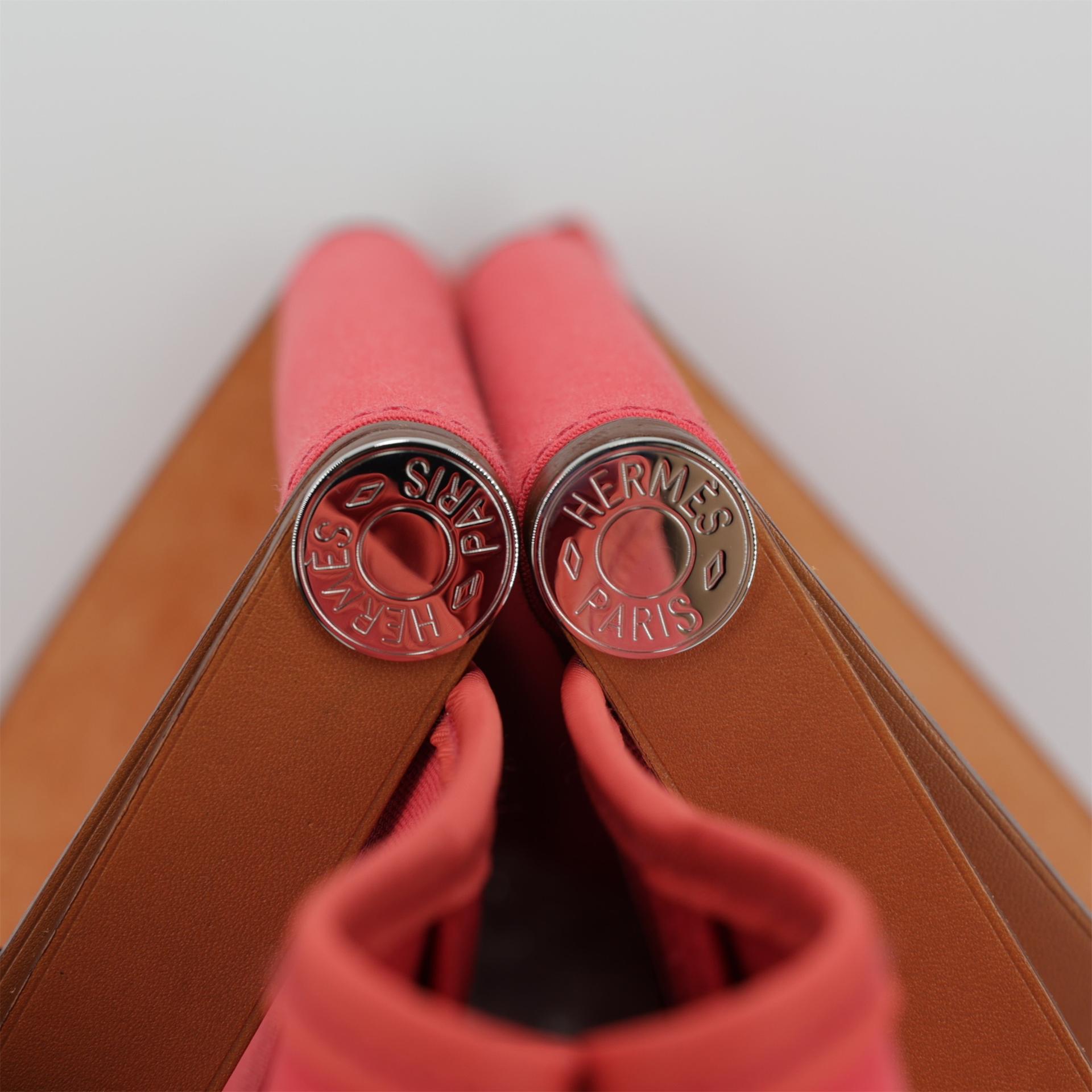 Excellent ( Rank SA ) HERMÈS Cabag Elan 39 Fauve (34) Bougainvillea (A5) Barenia Canvas Palladium hardware Square N (2010) - 8