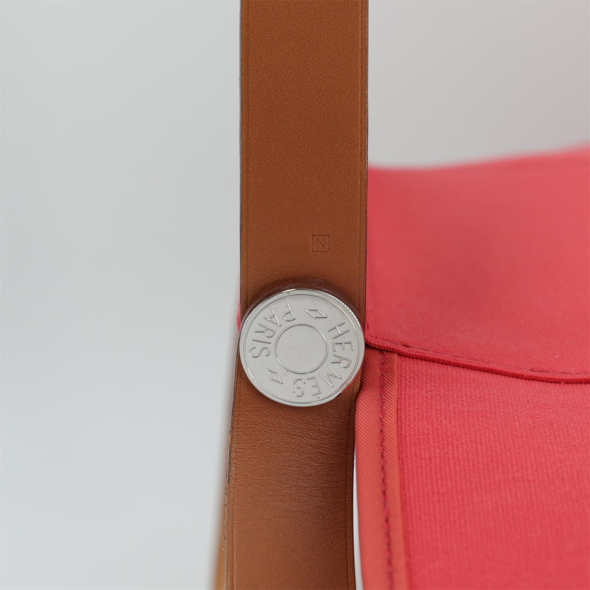 Excellent ( Rank SA ) HERMÈS Cabag Elan 39 Fauve (34) Bougainvillea (A5) Barenia Canvas Palladium hardware Square N (2010) - 15