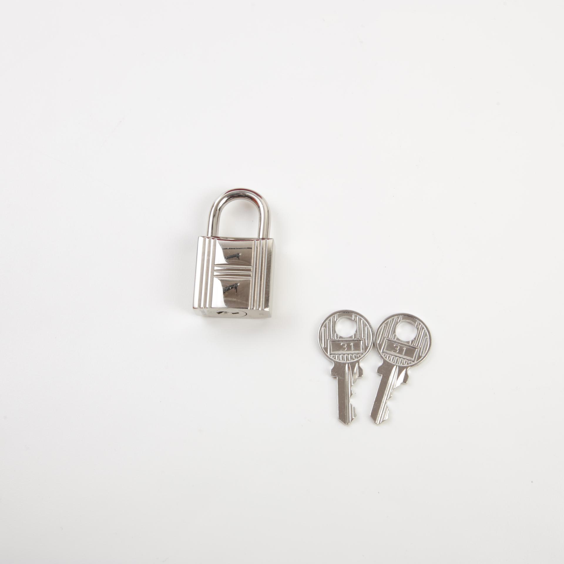 Good ( Rank AB) HERMÈS Picotin Lock MM Rouge Casaque (Q5) Clemence Palladium hardware Square Q (2013) - 12