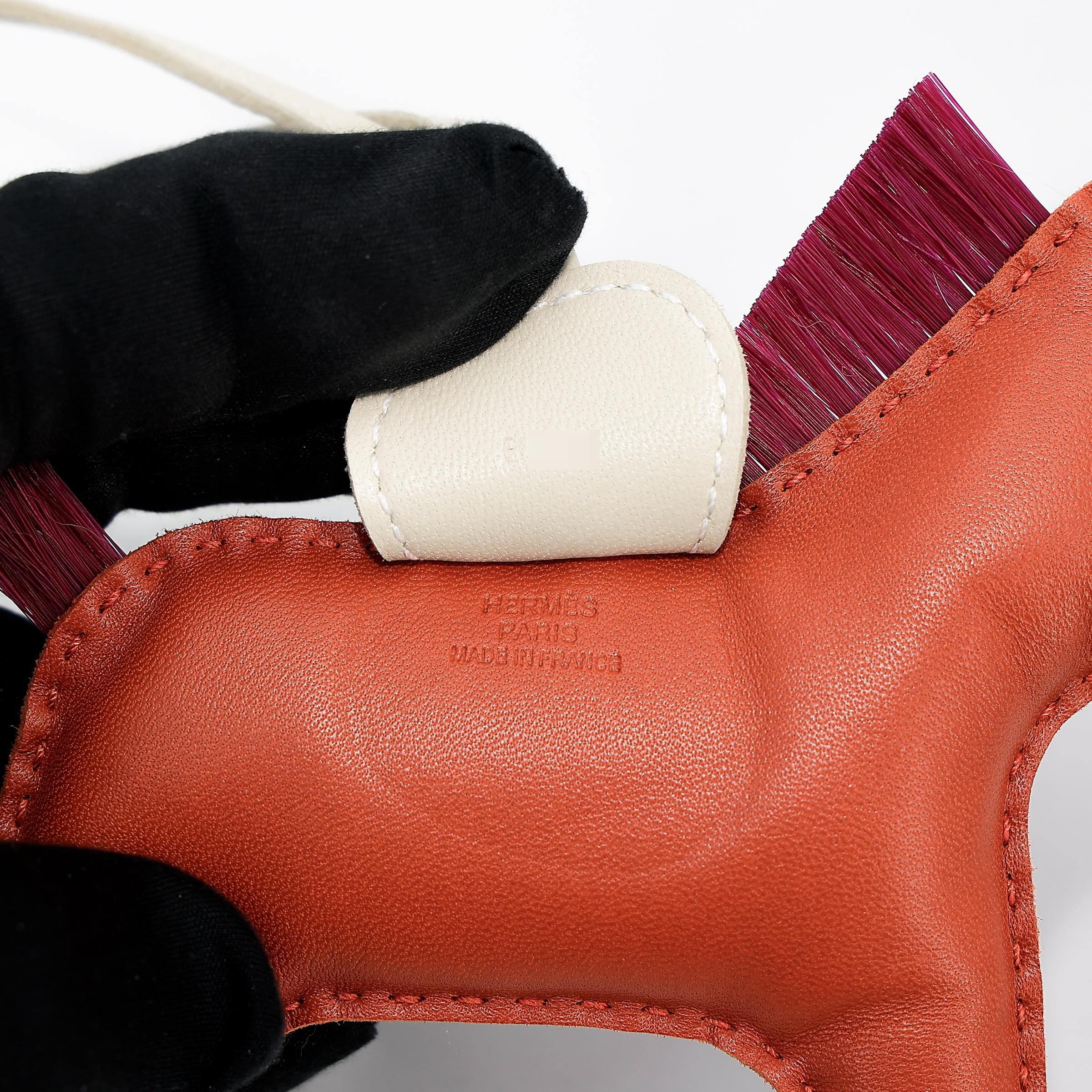 Excellent ( Rank SA ) HERMÈS Rodeo MM Carnelian Craie (10) Magnolia (9I) Agneau B (2023) - 6