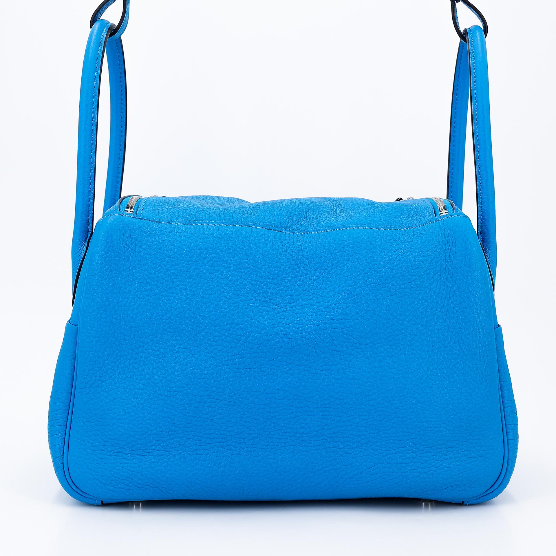 Very Good ( Rank A) HERMÈS Lindy 26 Verso Bleu Zanzibar (B3) Malachite (Z6) Clemence Palladium hardware A (2017) - 2