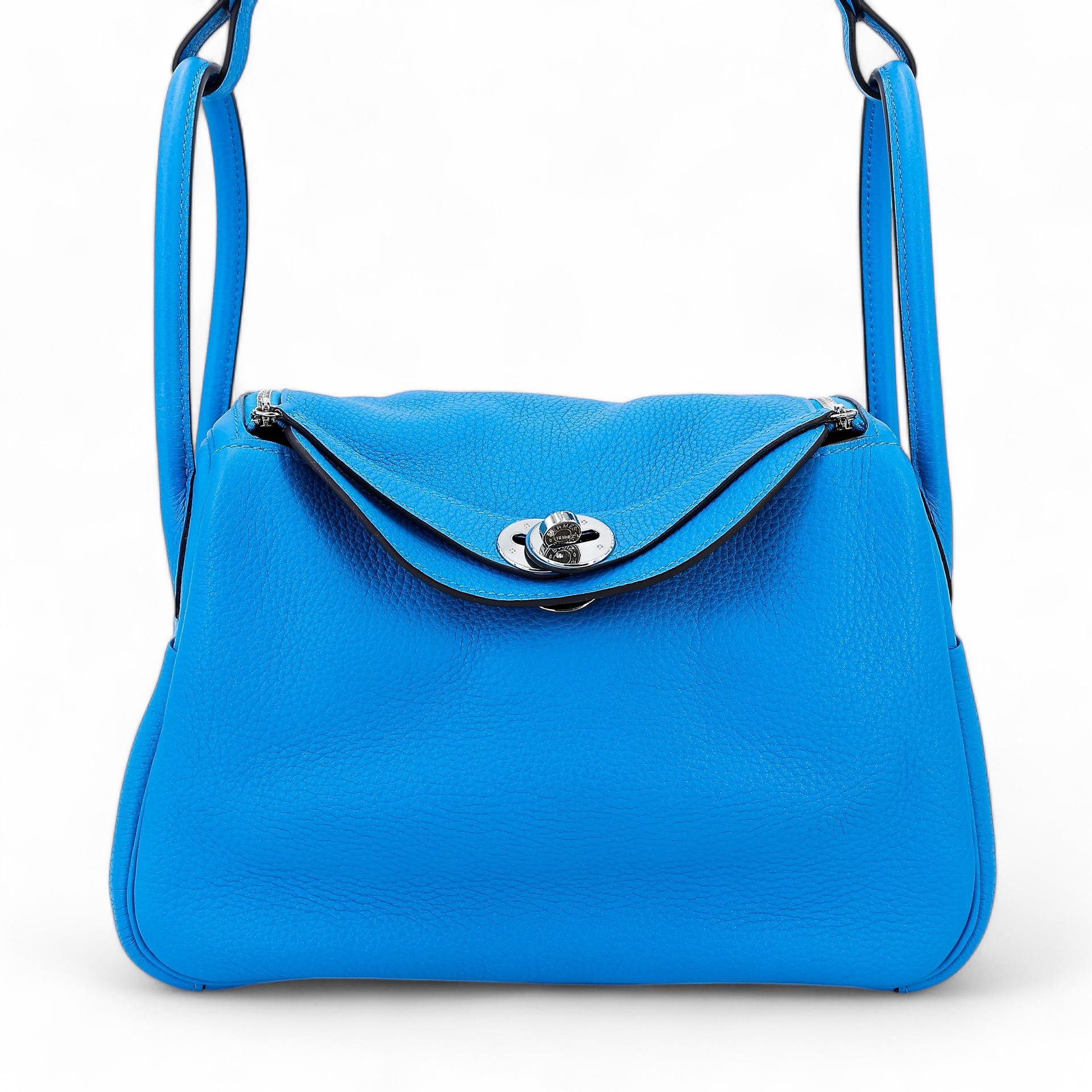 Very Good ( Rank A) HERMÈS Lindy 26 Verso Bleu Zanzibar (B3) Malachite (Z6) Clemence Palladium hardware A (2017) - 1