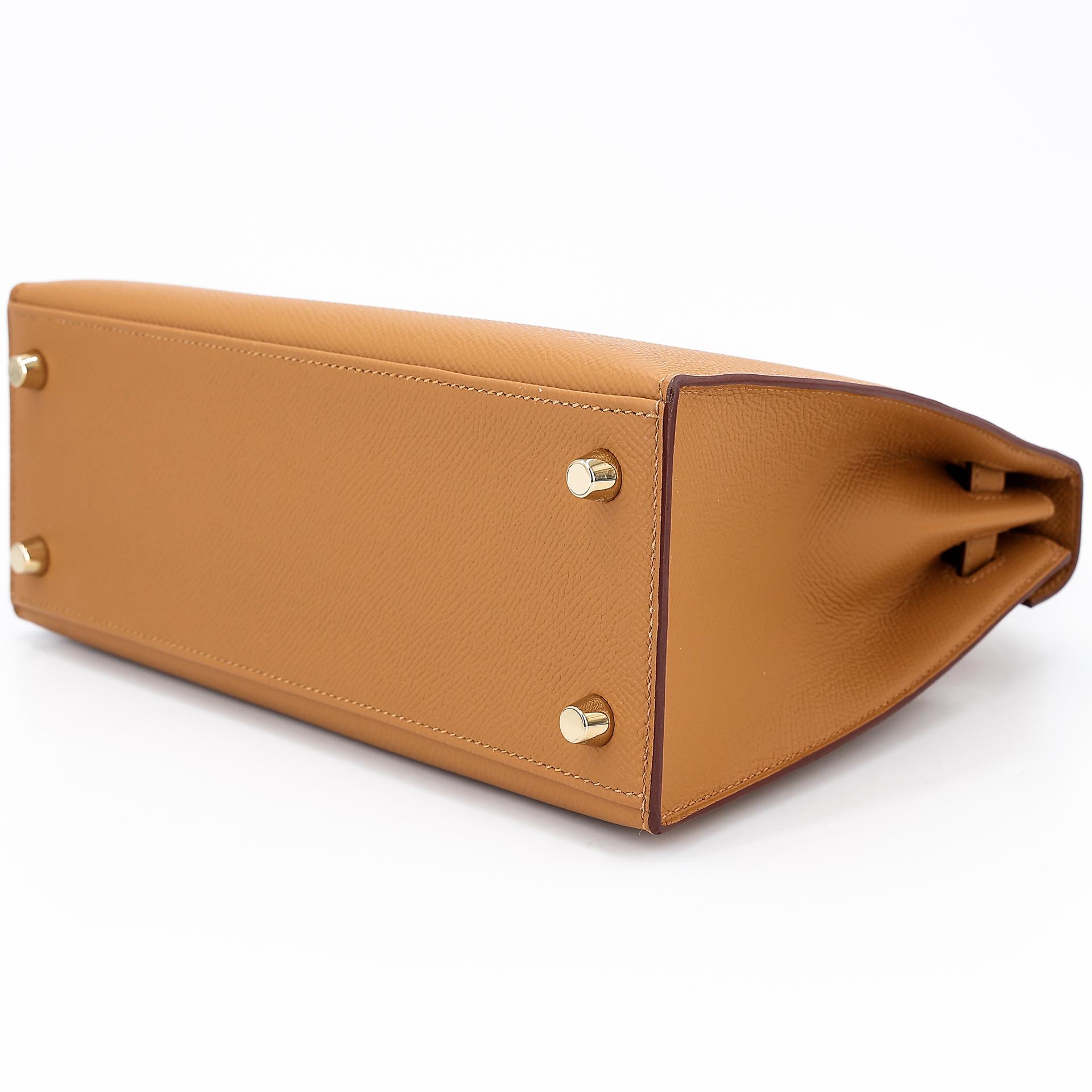 Excellent ( Rank SA ) HERMÈS Kelly 25 Sellier Sesame (2S) Epsom Gold hardware B (2023) - 6
