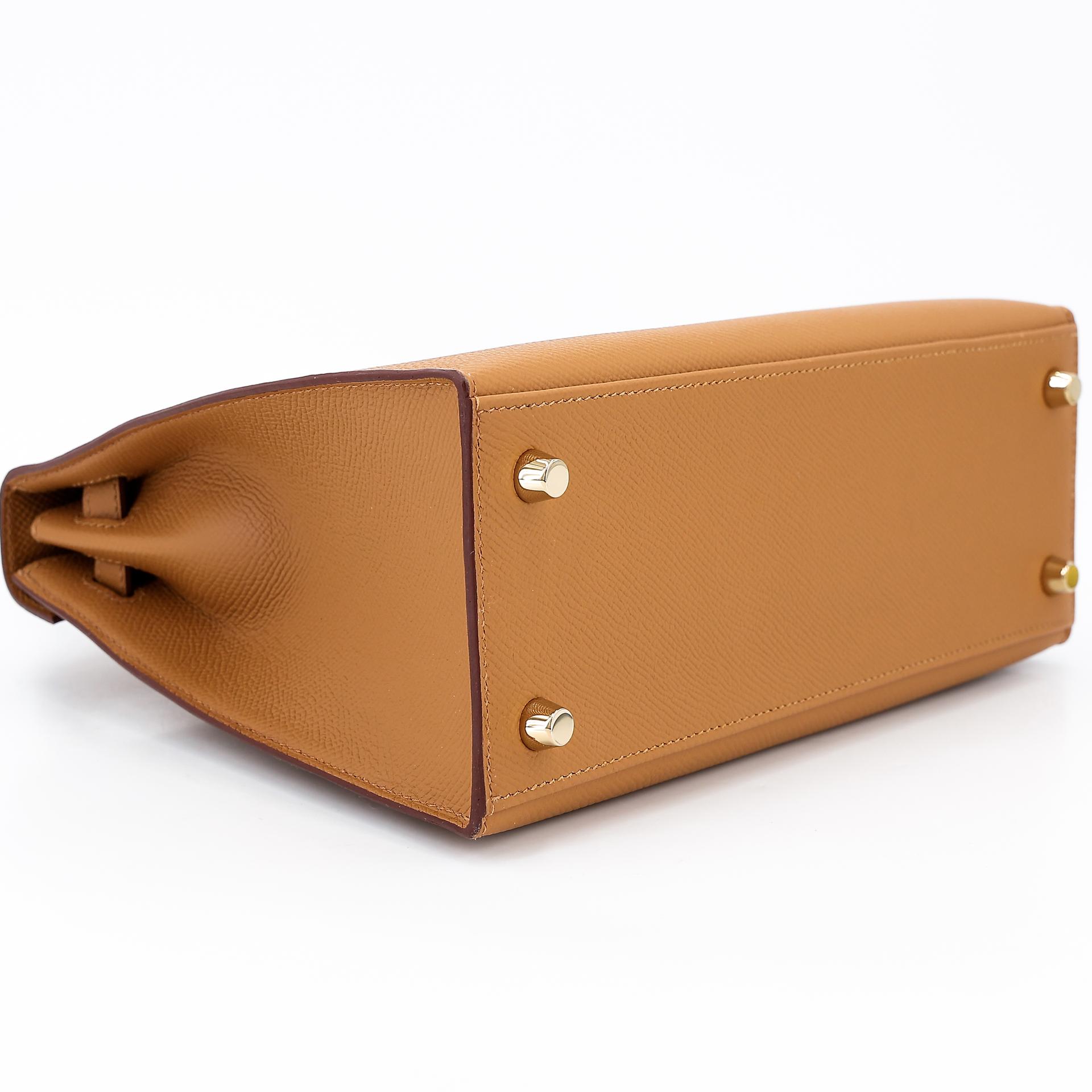 Excellent ( Rank SA ) HERMÈS Kelly 25 Sellier Sesame (2S) Epsom Gold hardware B (2023) - 7